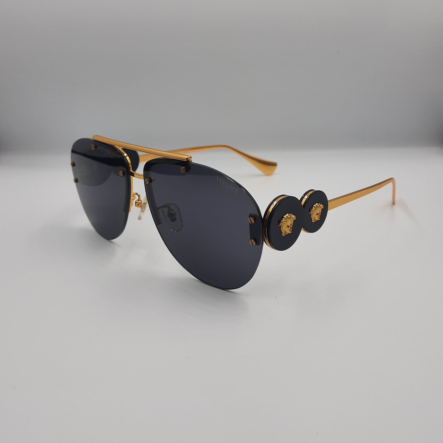 Solaires: VERSACE NOIR doré VE2250