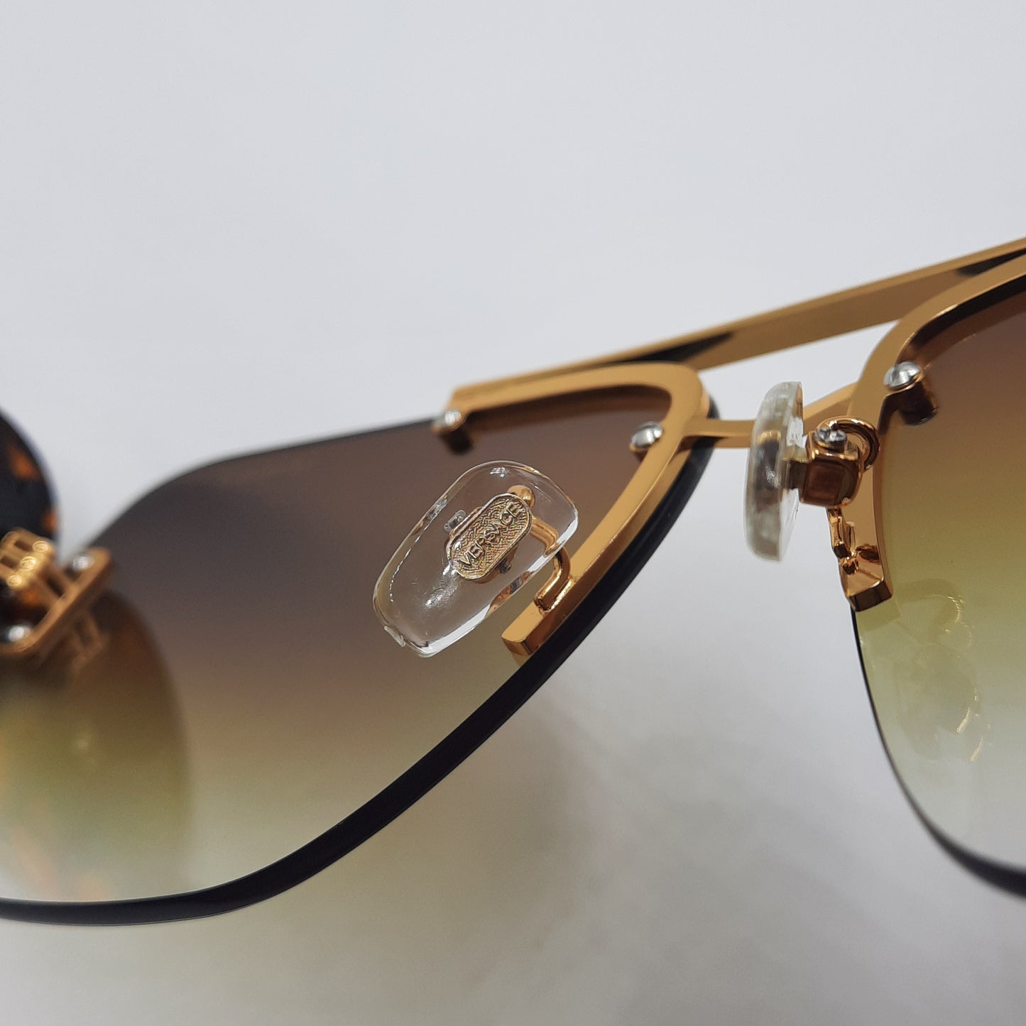 Solaires: VERSACE Marron havane doré VE8250