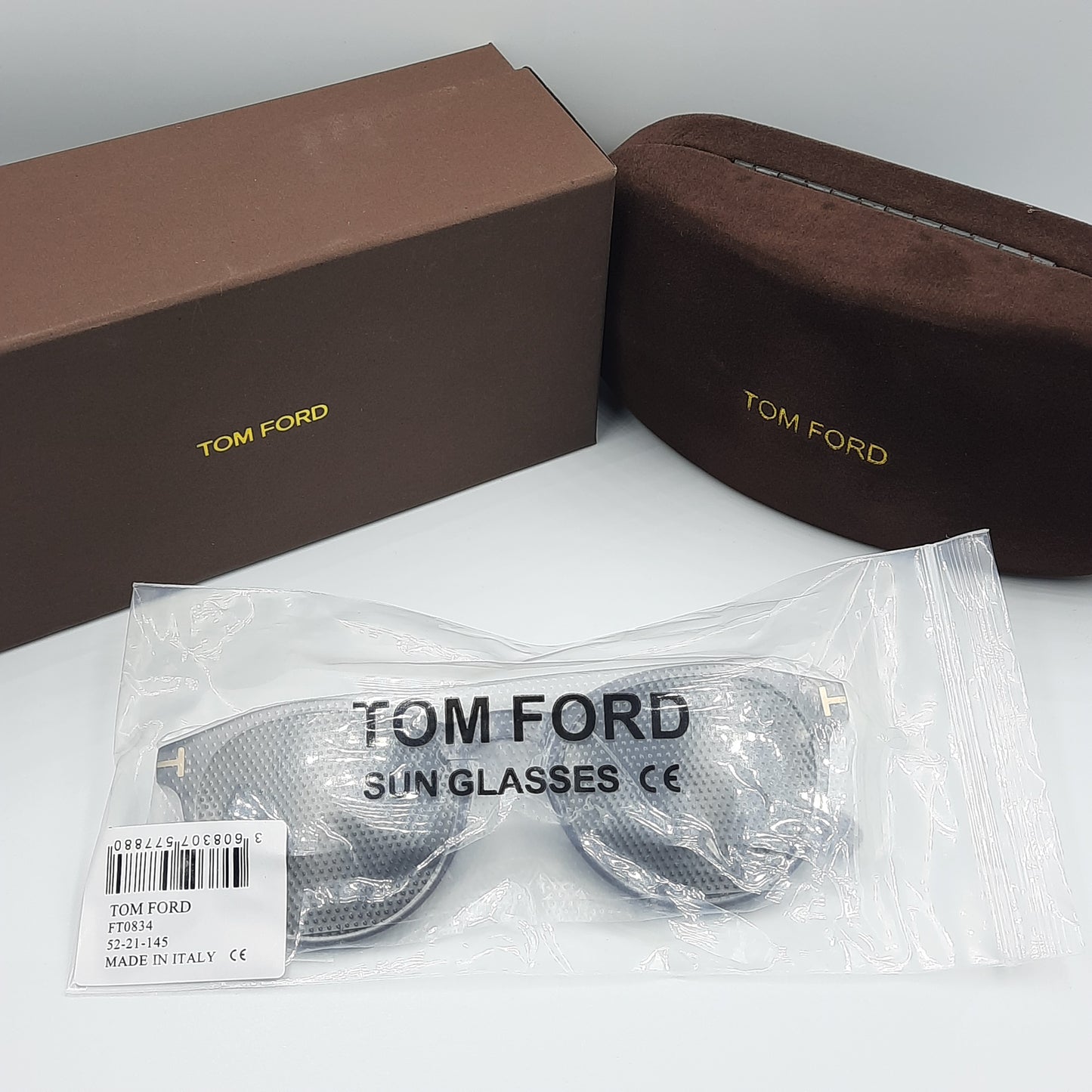Solaires: TOM FORD FT0834 Gris trnsp doré