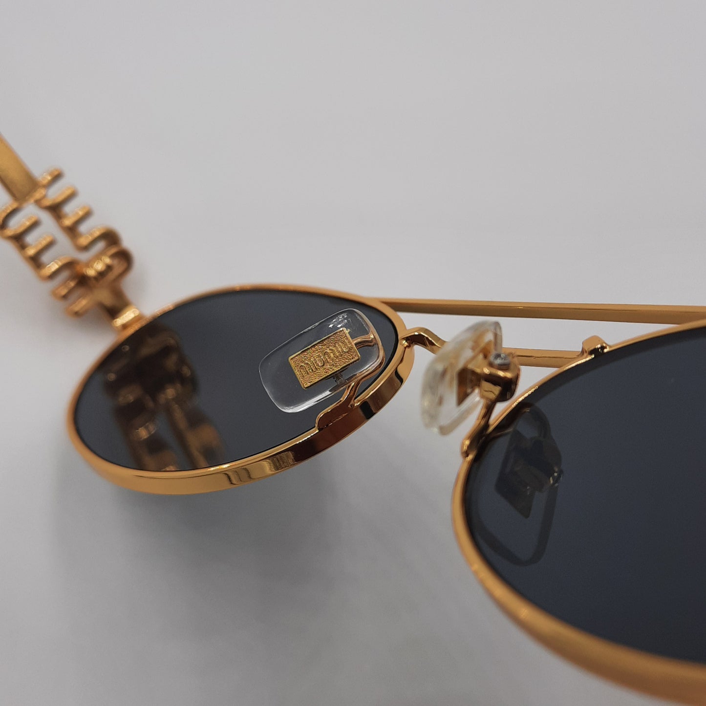 Solaires: MIUMIU SMU54ZS Noir/GOLD