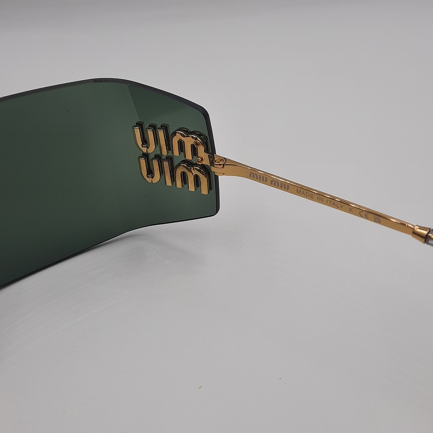Solaires: MIUMIU MU54YS vert/GOLD
