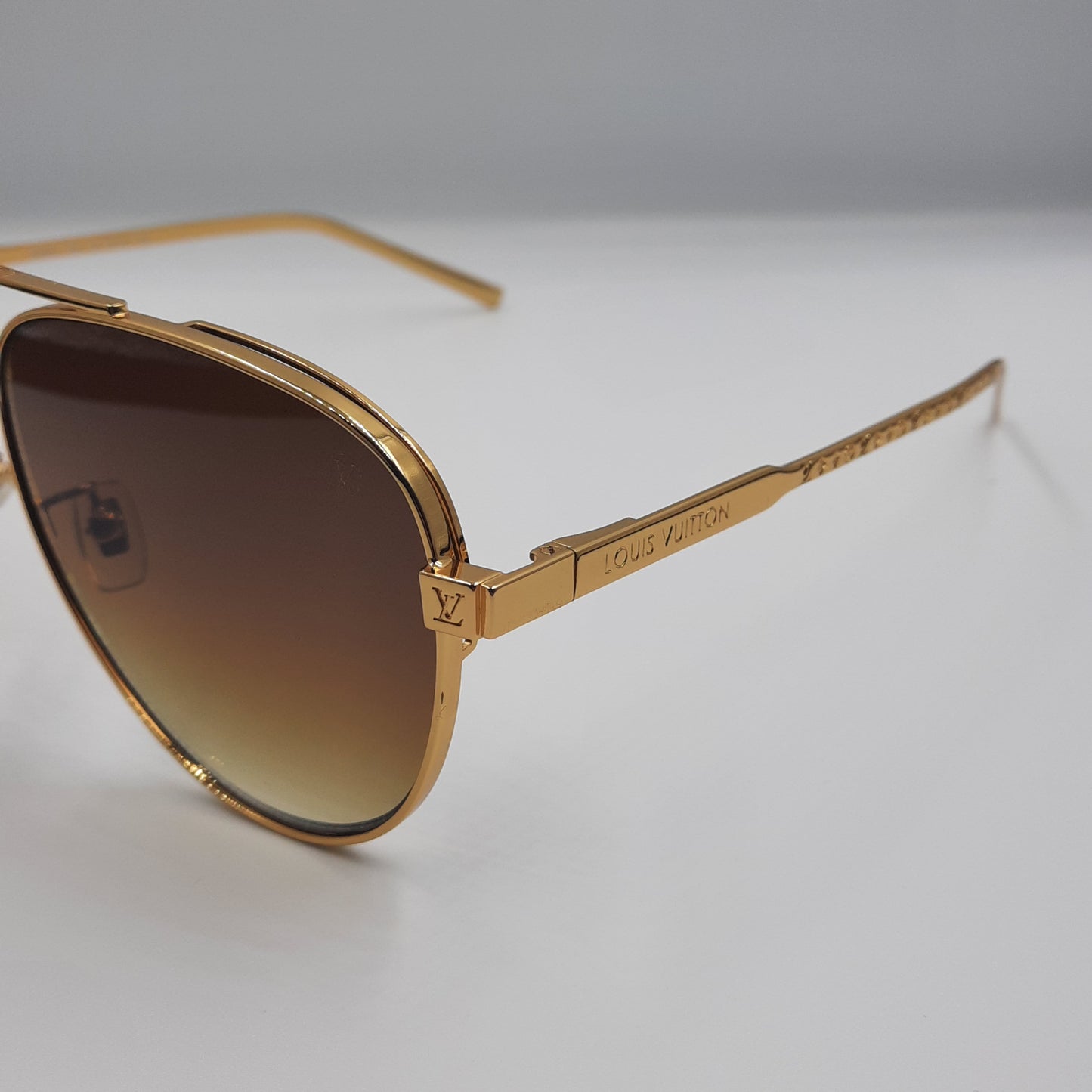 Solaires: LOUIS VUITTON Z1968U doré marron