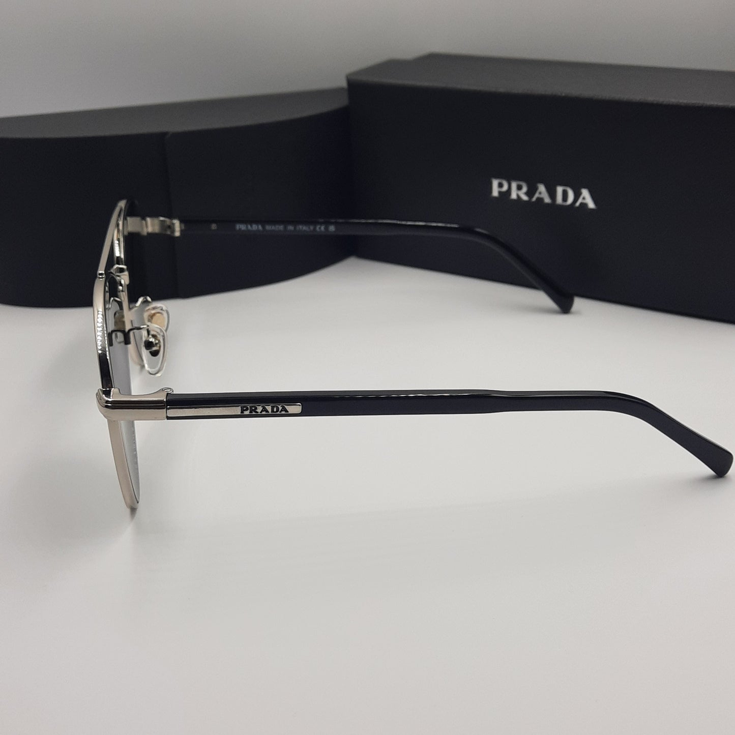 Solaires: PRADA SPRA58 argent noir