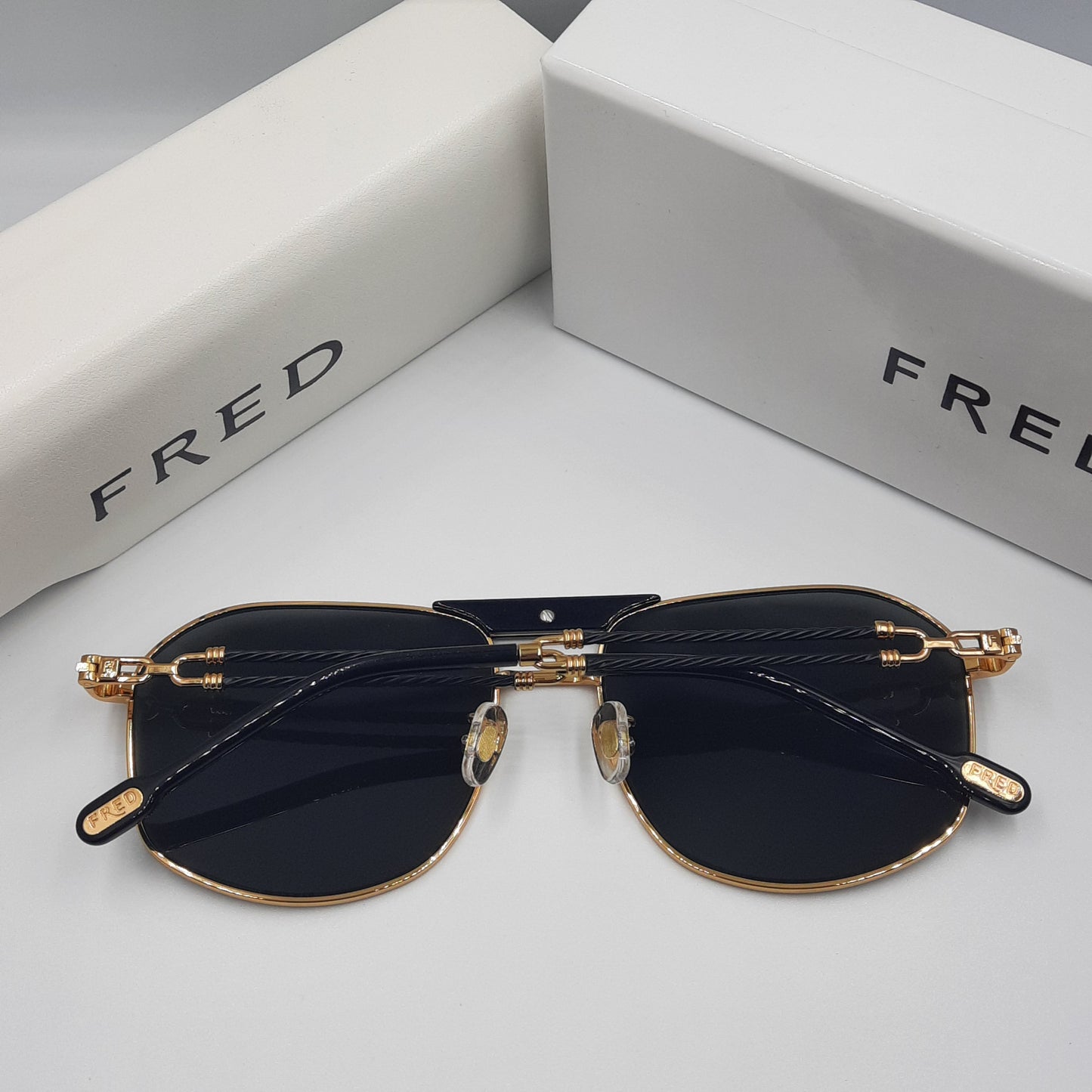 Solaires: FRED FG40044U doré noir