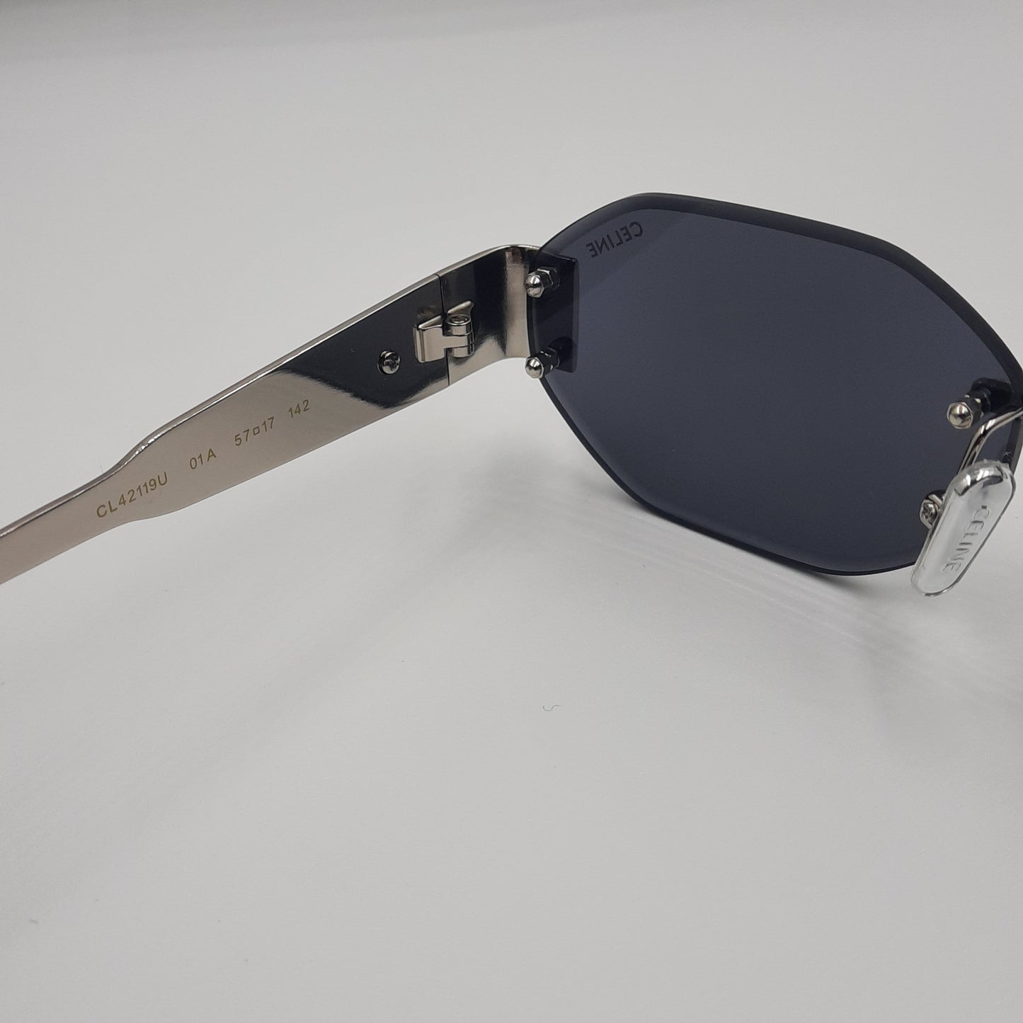 Solaires: CELINE Triomphe CL42119U argenté noir