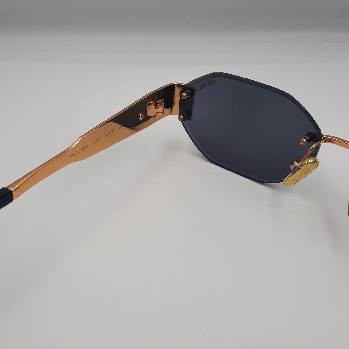Solaires: CELINE Triomphe CL42119U doré noir
