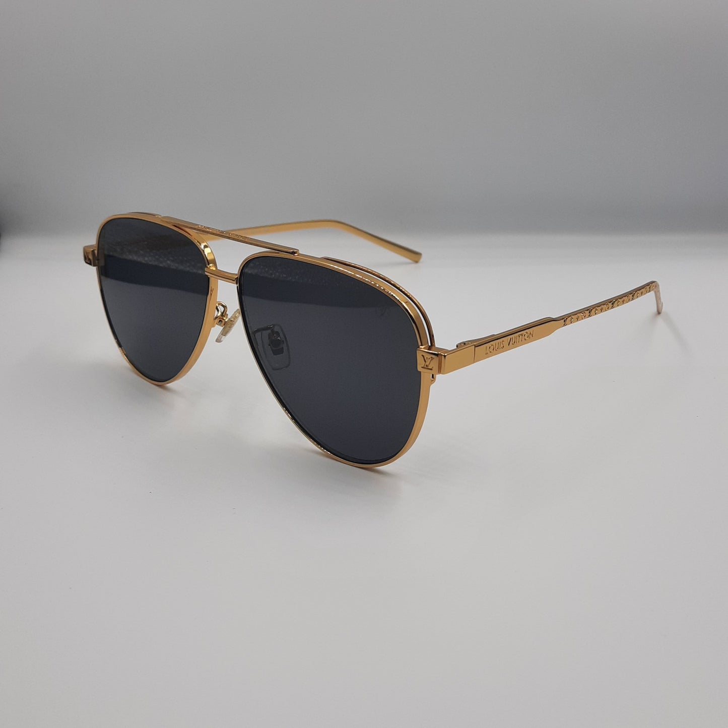 Solaires: LOUIS VUITTON Z1968U doré noir