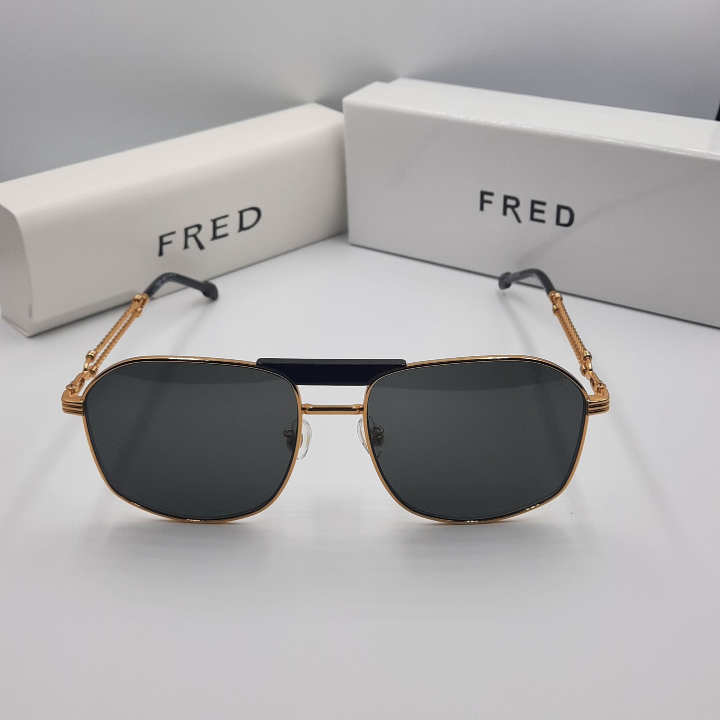 Solaires: FRED FG40044U doré noir