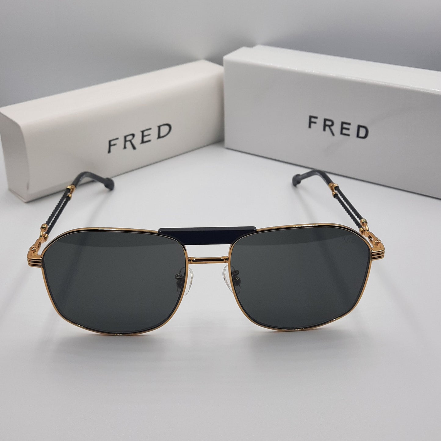 Solaires: FRED FG40044U doré noir