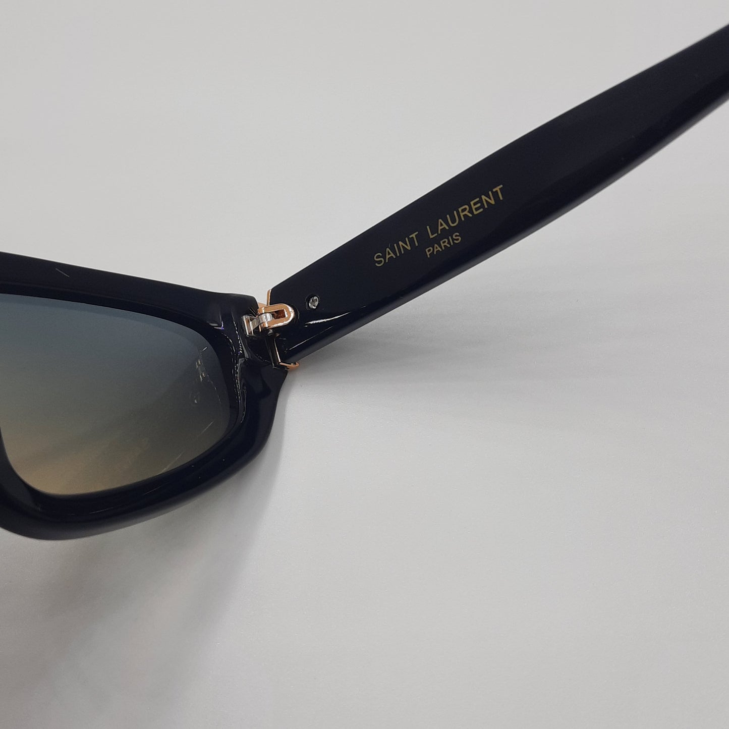 Solaires: SAINT LAURENT SL M251 noir doré clair