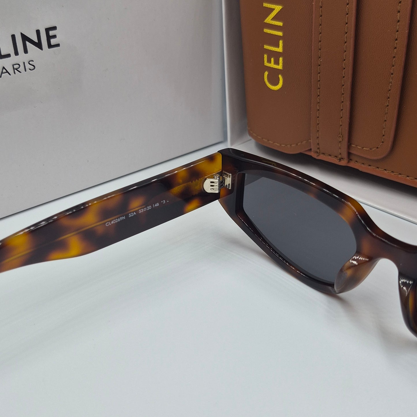 Solaires: CELINE Triomphe CL40269N doré marron havane