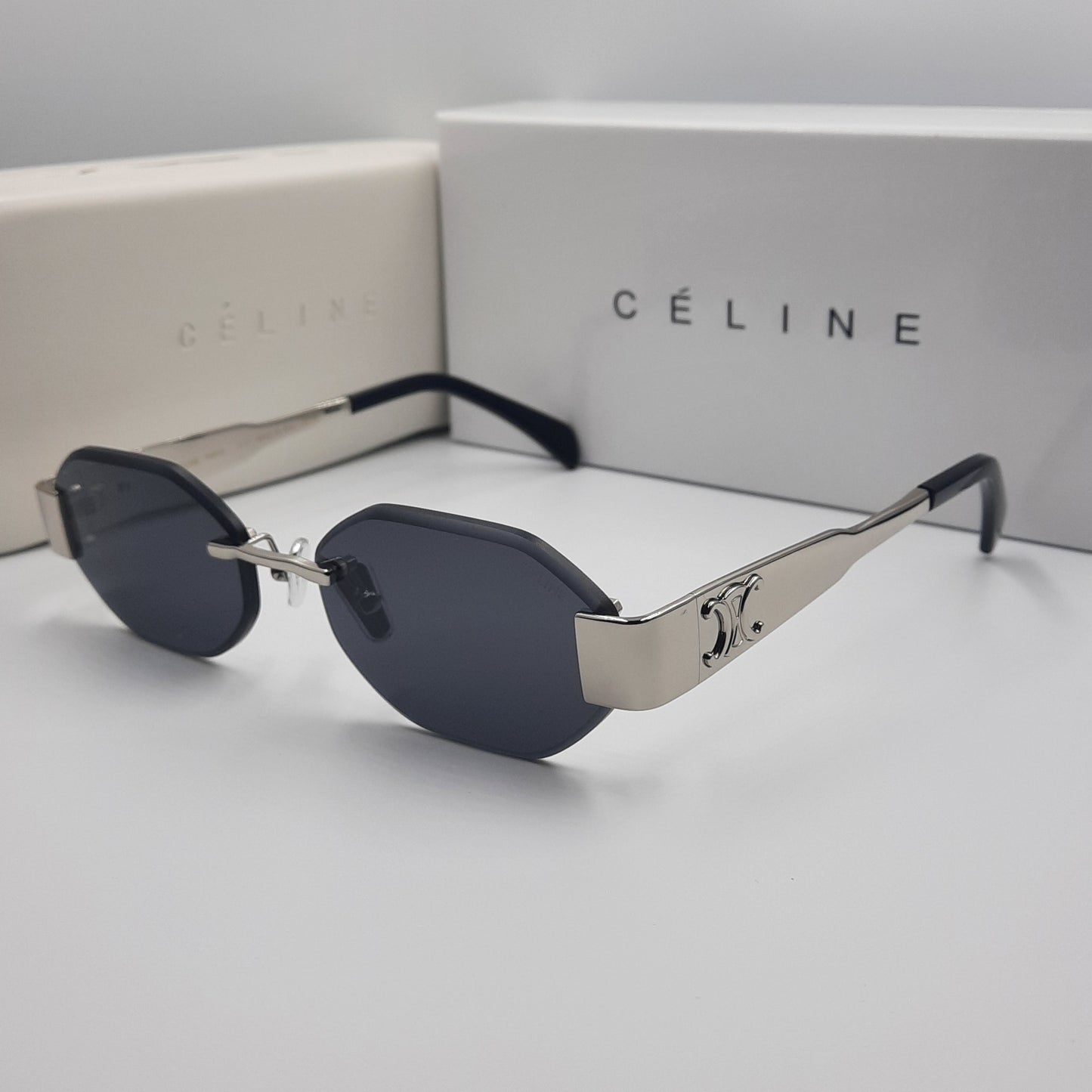 Solaires: CELINE Triomphe CL42119U argenté noir