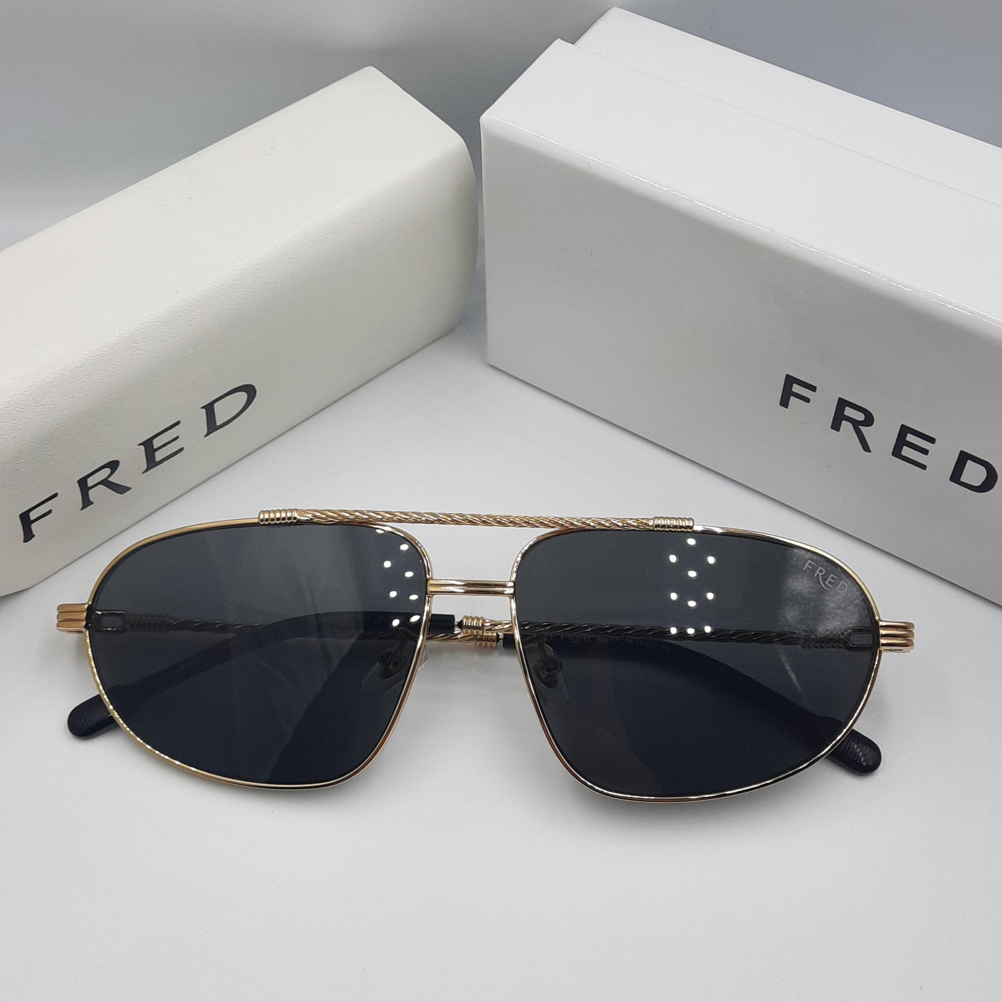 Solaires: FRED FG40037U doré noir