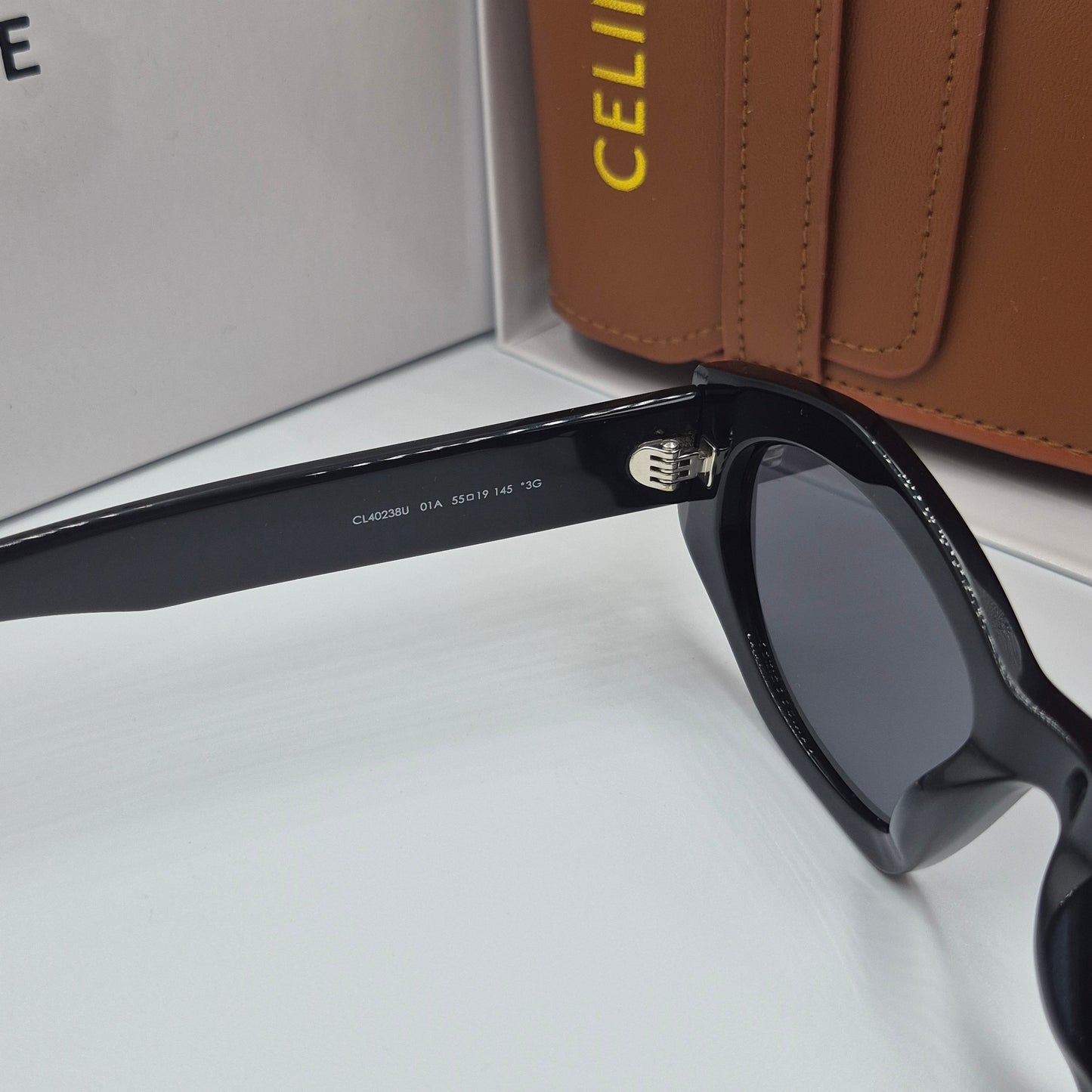Solaires: CELINE Triomphe CL40238U argent noir
