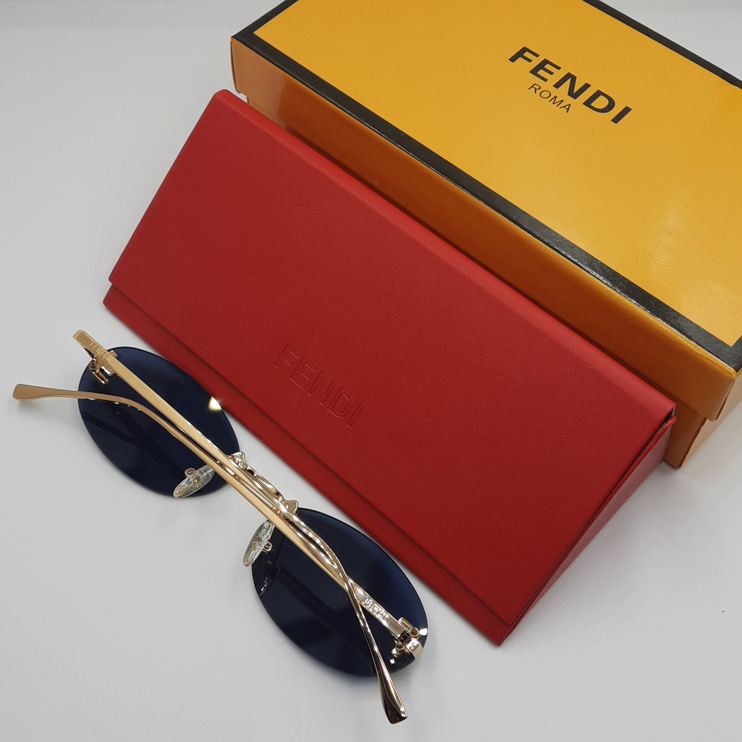 Solaires: Fendi FE4075US doré bleu foncé