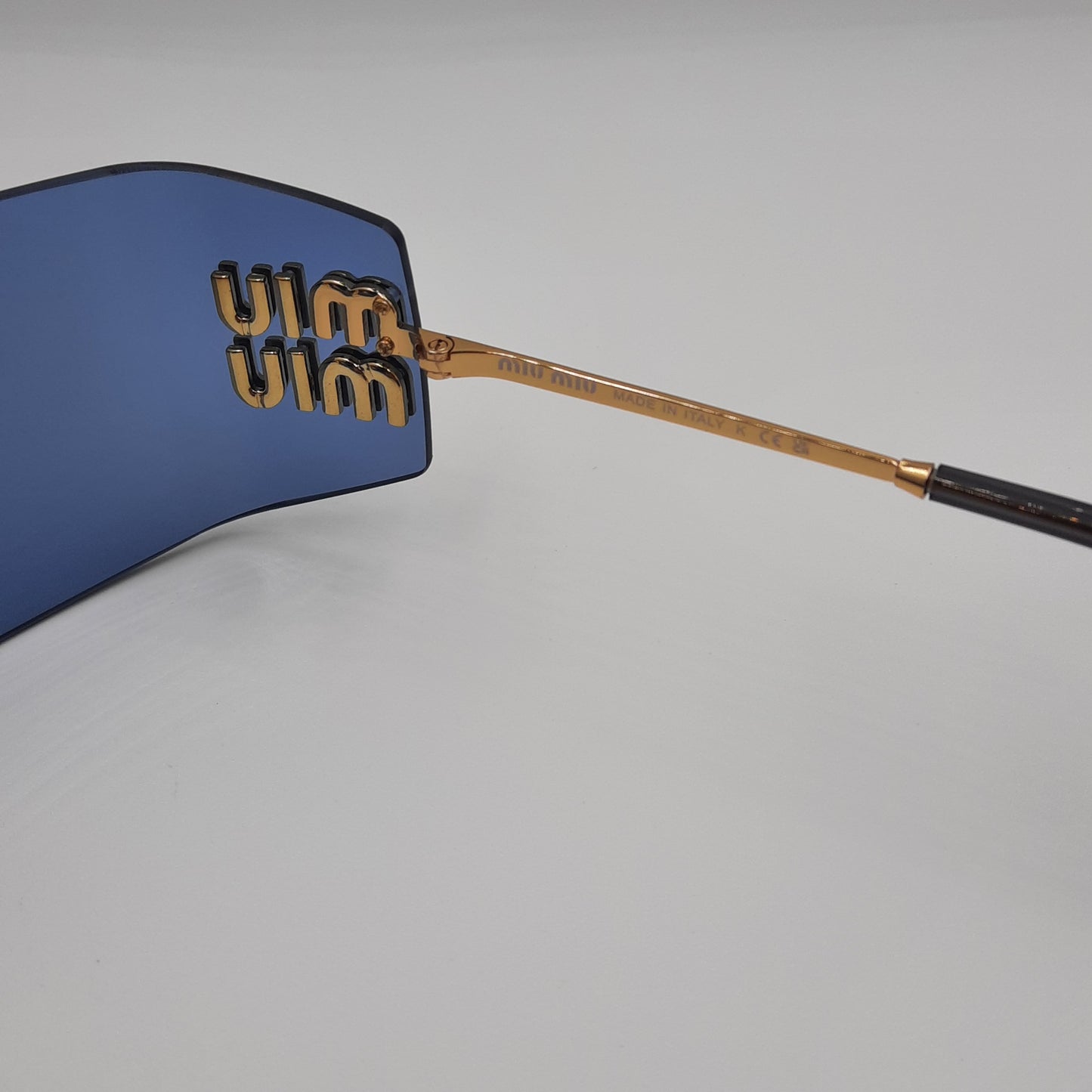Solaires: MIUMIU MU54YS bleu/GOLD