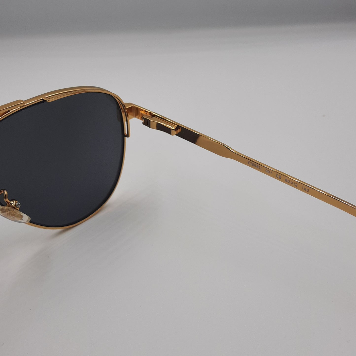 Solaires: LOUIS VUITTON Z1968U doré noir