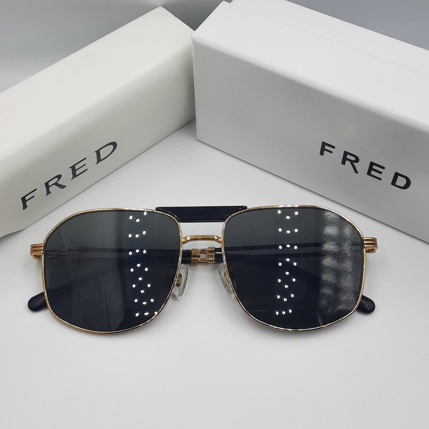Solaires: FRED FG40044U doré noir