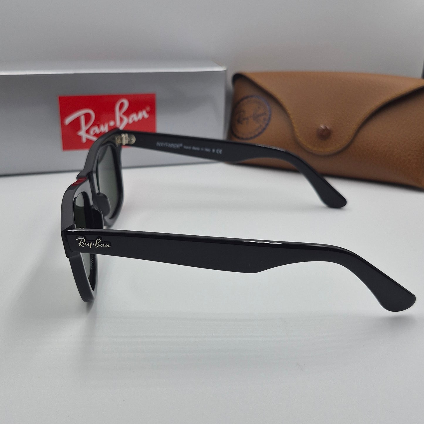 Solaires: Wayfarer Classic RB2140 noir/vert