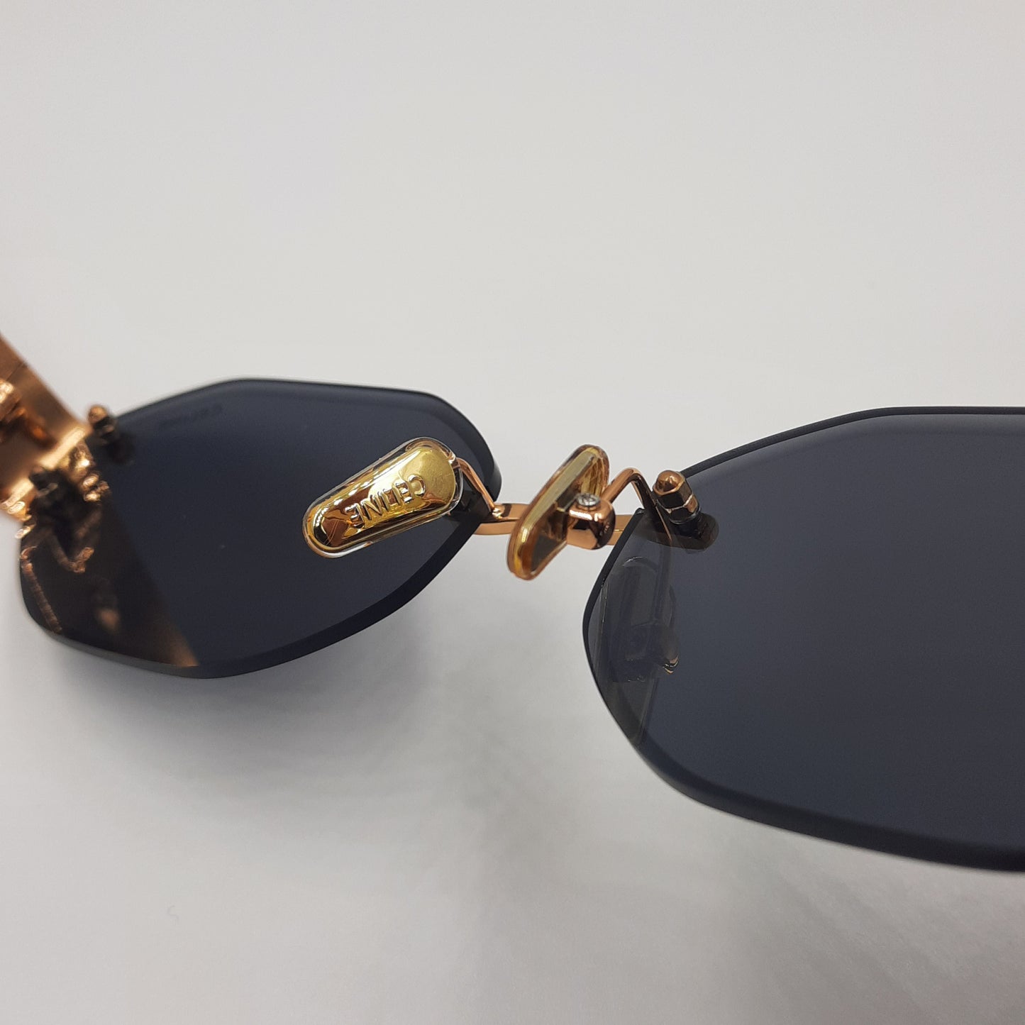 Solaires: CELINE Triomphe CL42119U doré noir