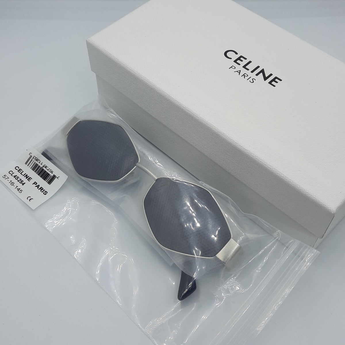 Solaires: CELINE Triomphe CL4S254 argent noir