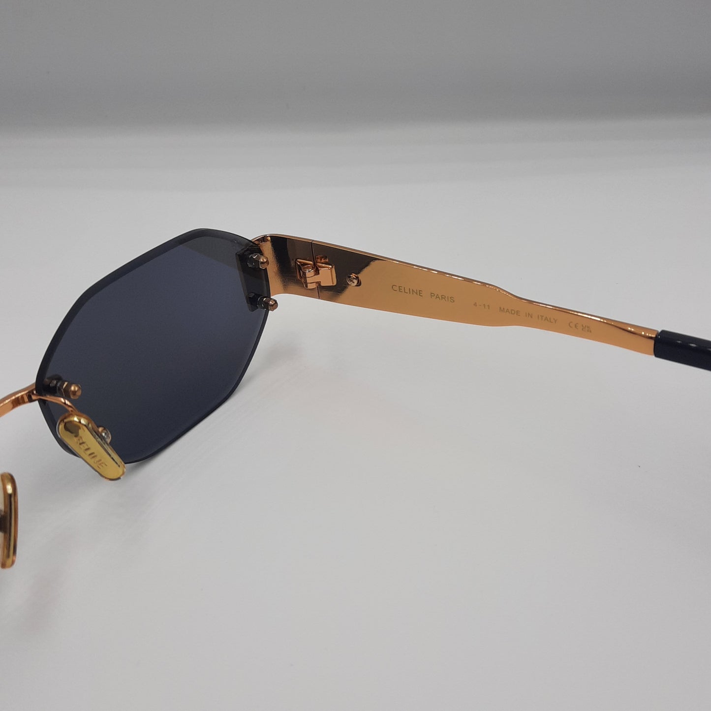 Solaires: CELINE Triomphe CL42119U doré noir