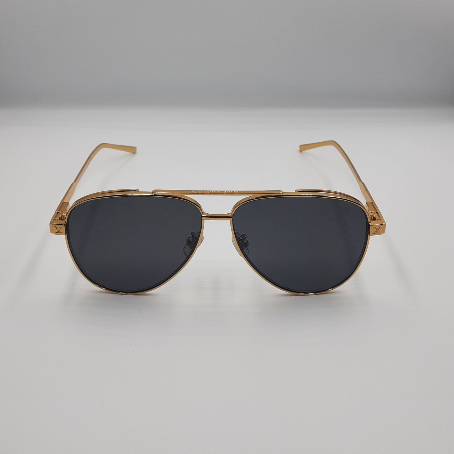 Solaires: LOUIS VUITTON Z1968U doré noir