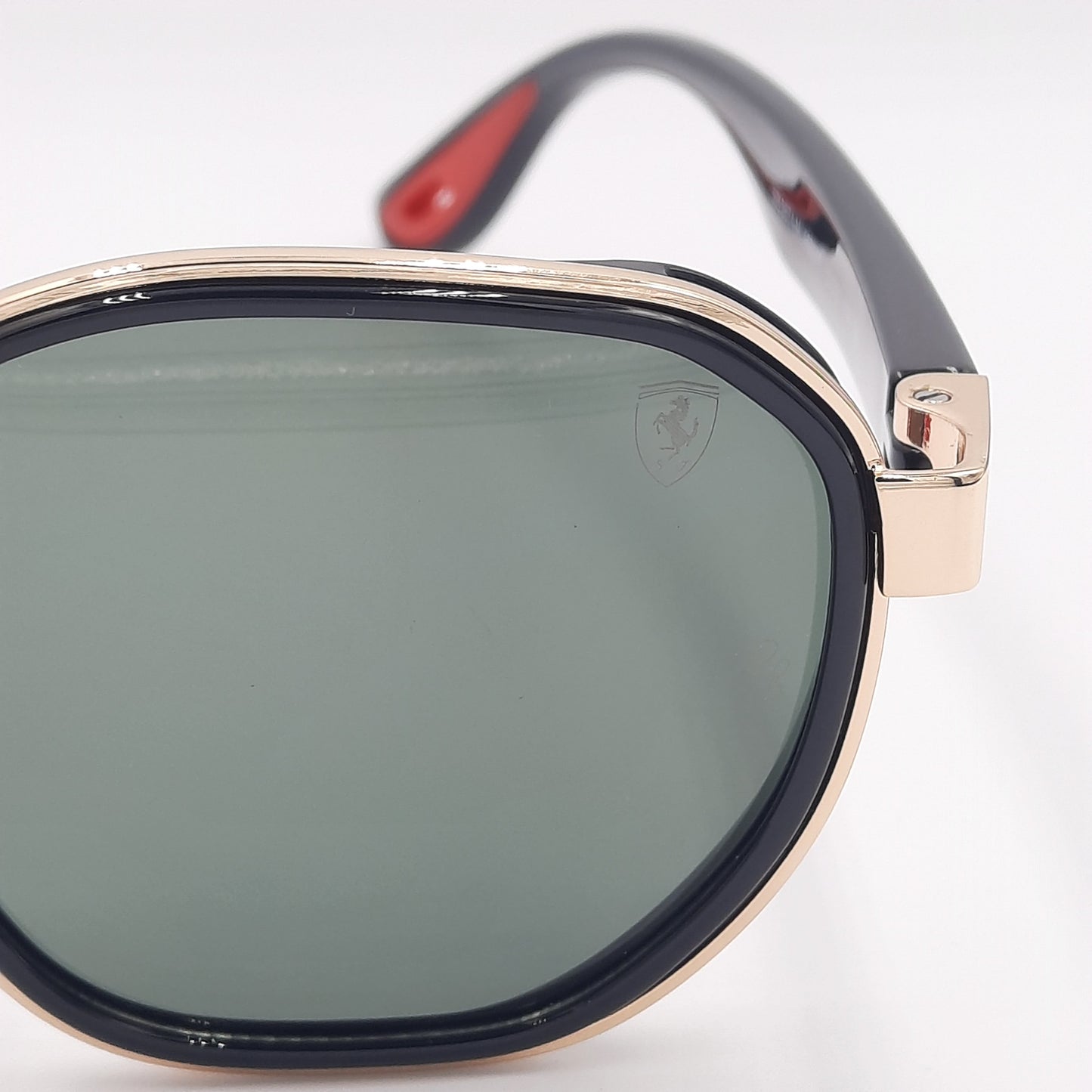 Solaires: RAYBAN FERRARI RB-3674 Noir/Doré/vert/rouge