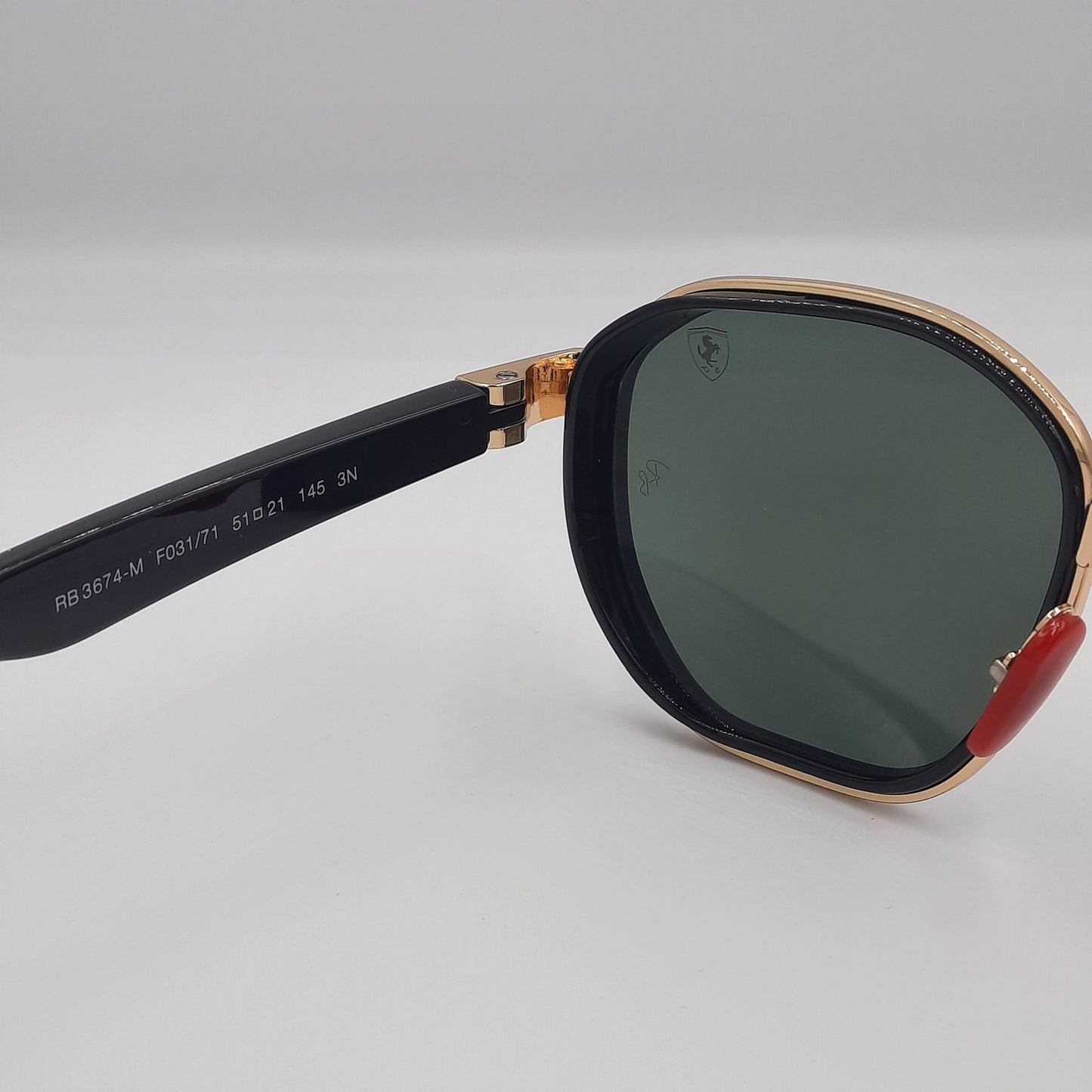 Solaires: RAYBAN FERRARI RB-3674 Noir/Doré/vert/rouge