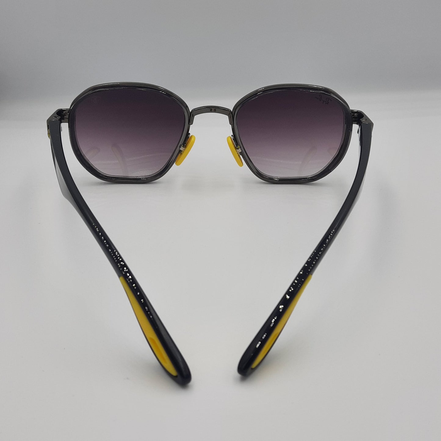 Solaires: RAYBAN FERRARI RB-3674 jaune/Gris noir dégradé