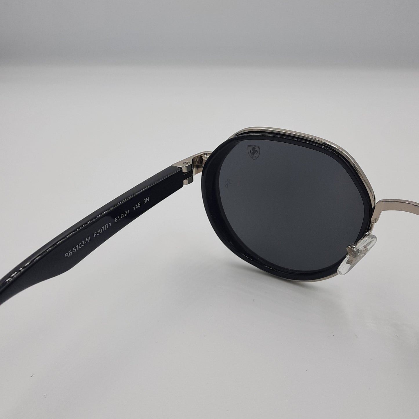 Solaires: RAYBAN FERRARI RB-3703 Noir/Argent/Rouge