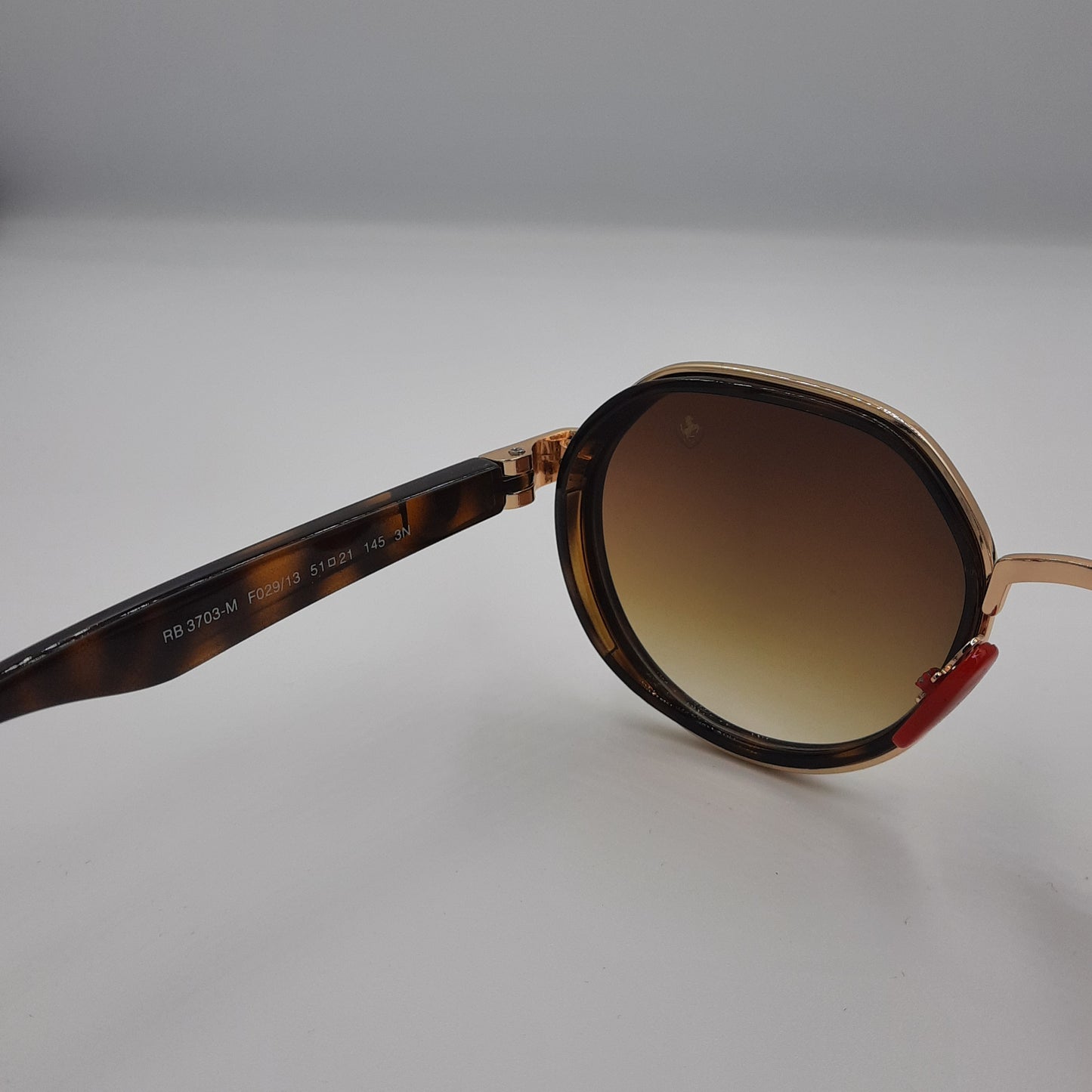 Solaires: RAYBAN FERRARI RB-3703 Doré/havane/marron dégradé rouge