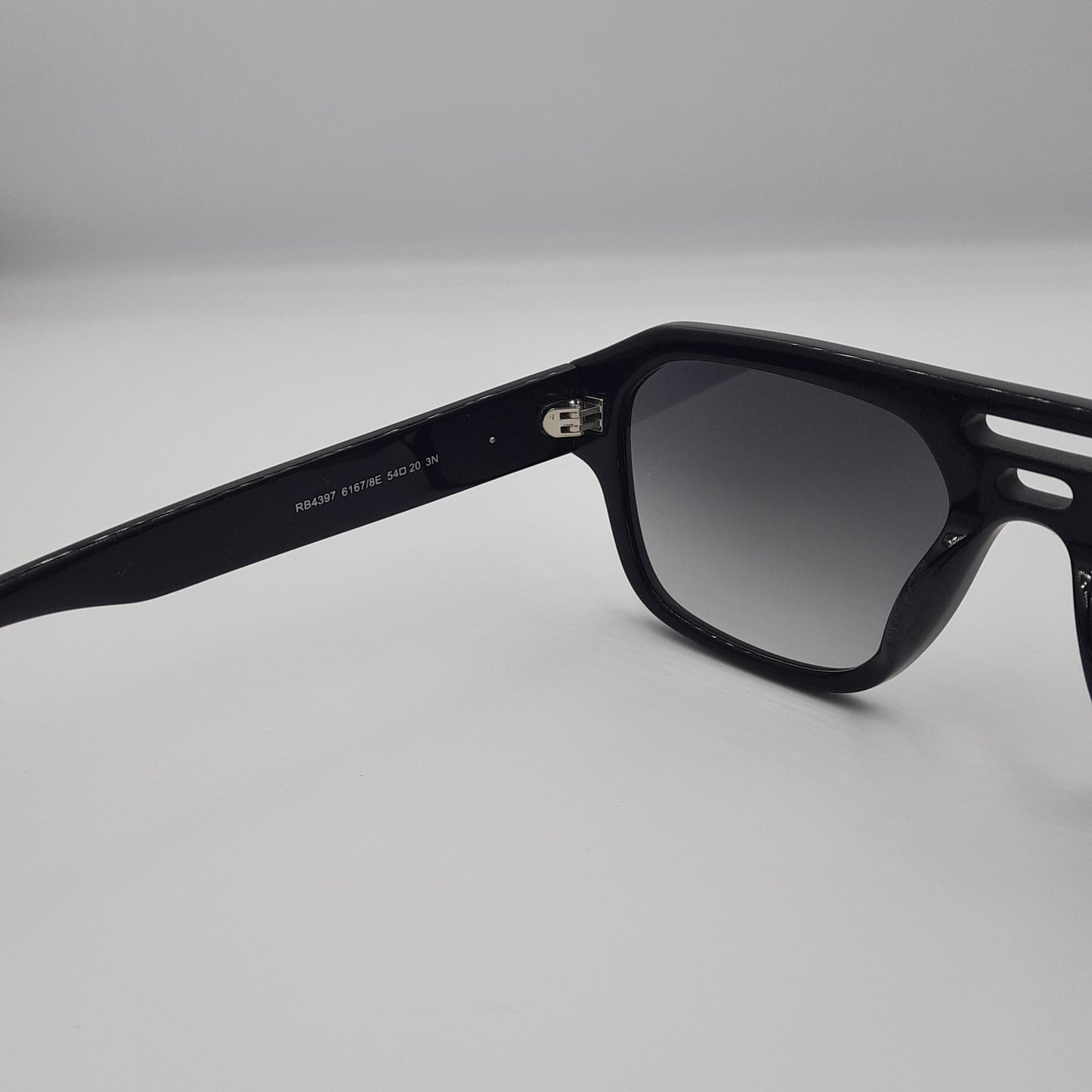 Solaires: RAYBAN  RB4397 NOIR