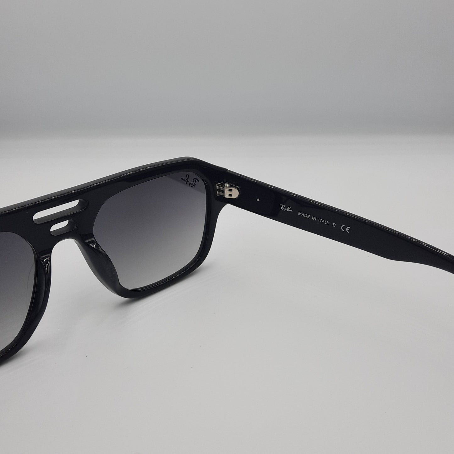 Solaires: RAYBAN  RB4397 NOIR