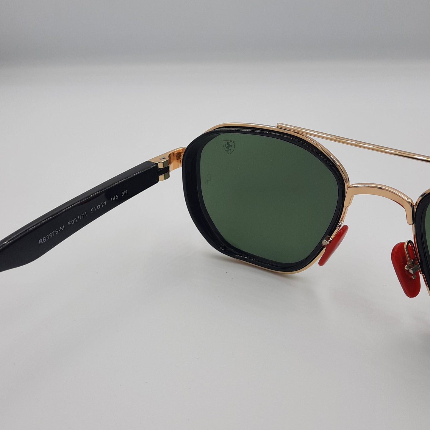 Solaires: RAYBAN FERRARI RB-3676 vert/noir/doré rouge