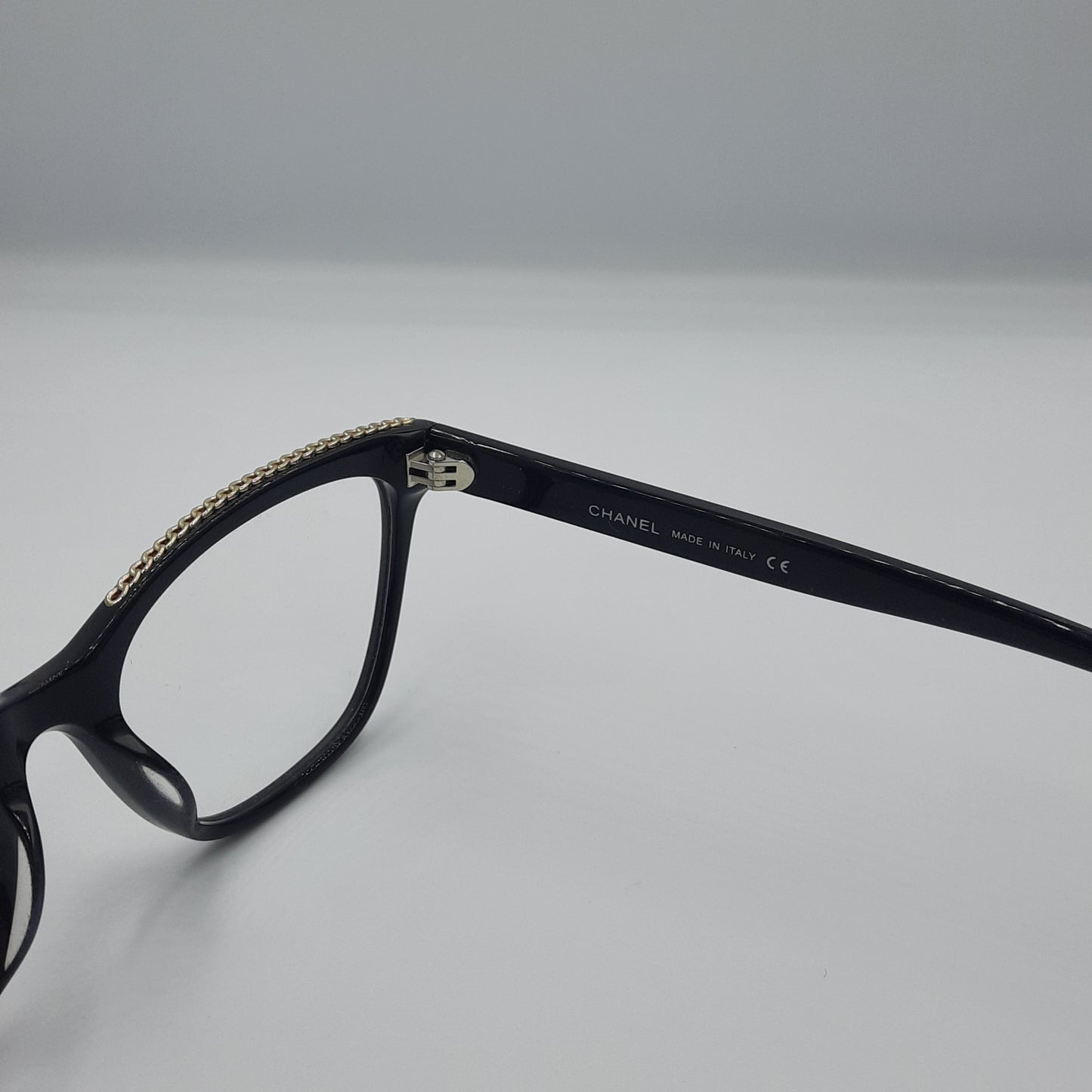 Lunette optique Chanel: NOIR doré