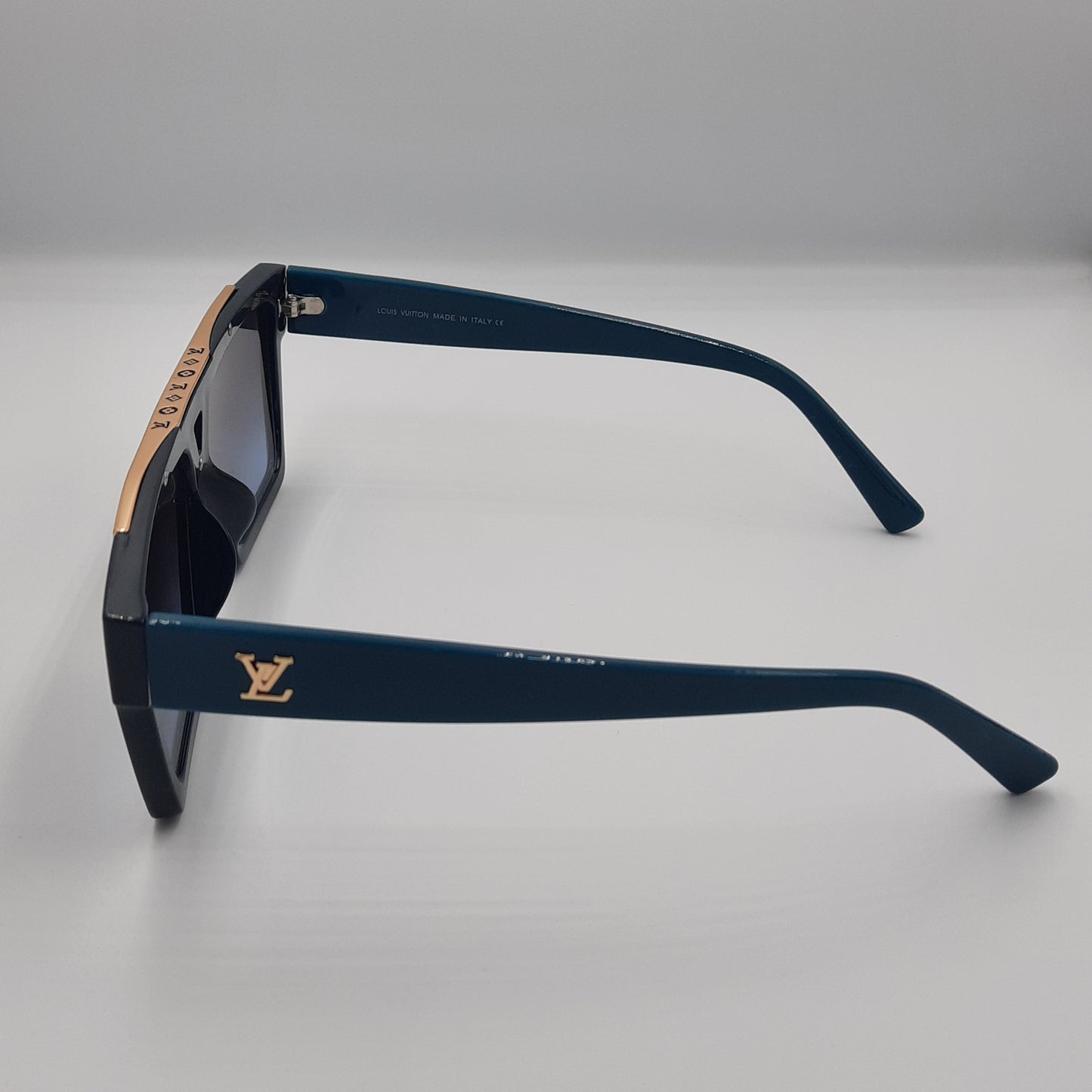 Solaires: LOUIS VUITTON  vert noir doré