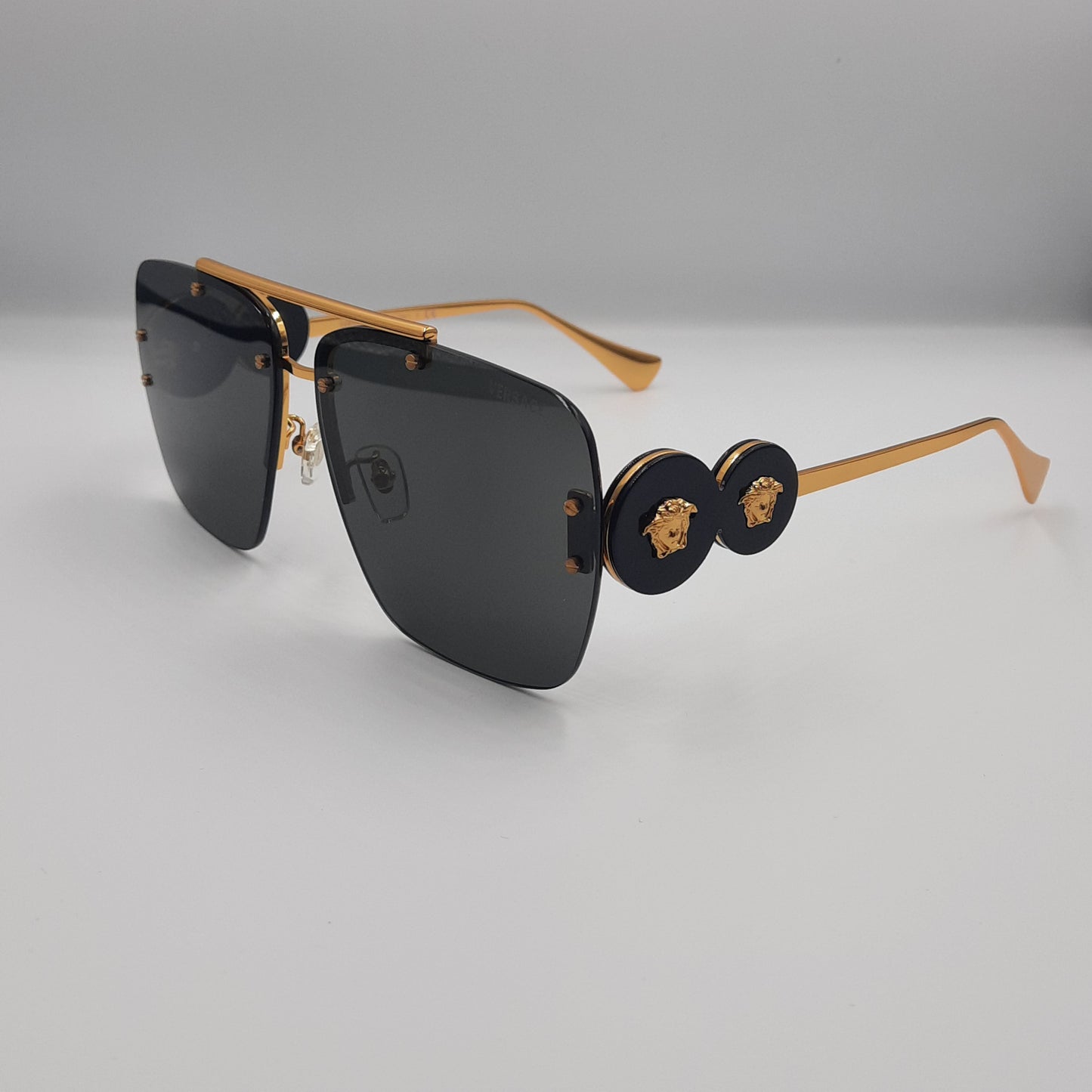 Solaires: VERSACE NOIR doré VE8250
