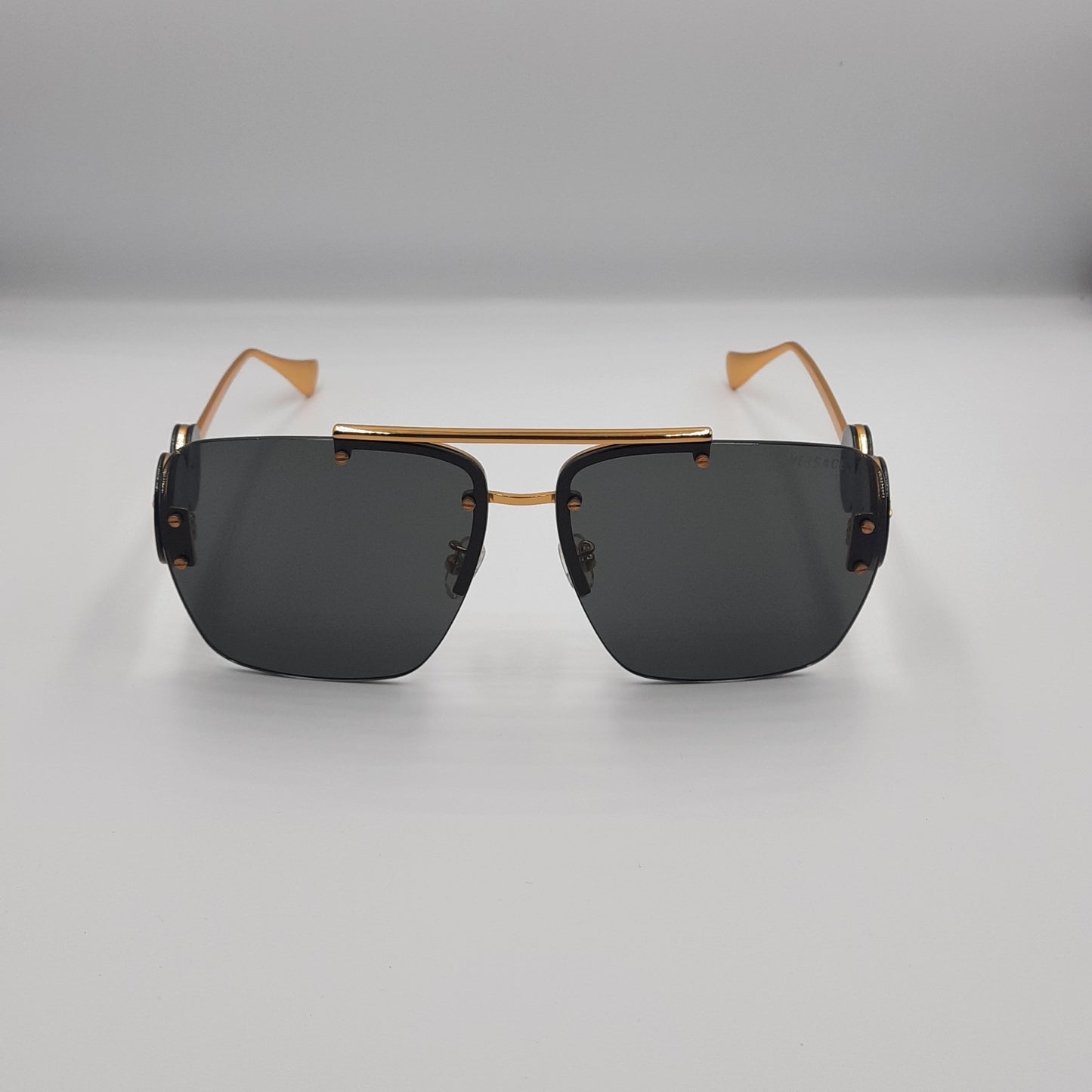 Solaires: VERSACE NOIR doré VE8250