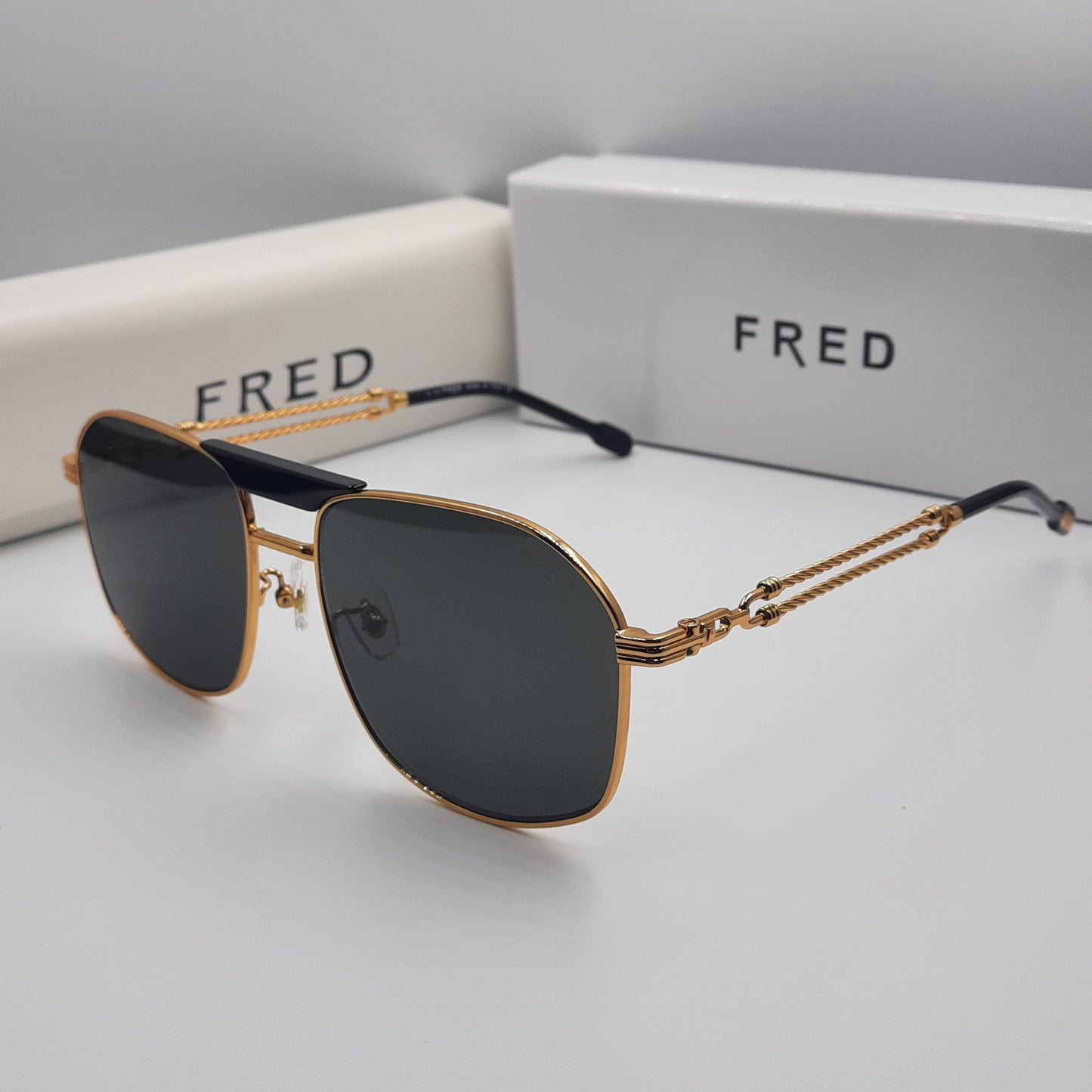 Solaires: FRED FG40044U doré noir