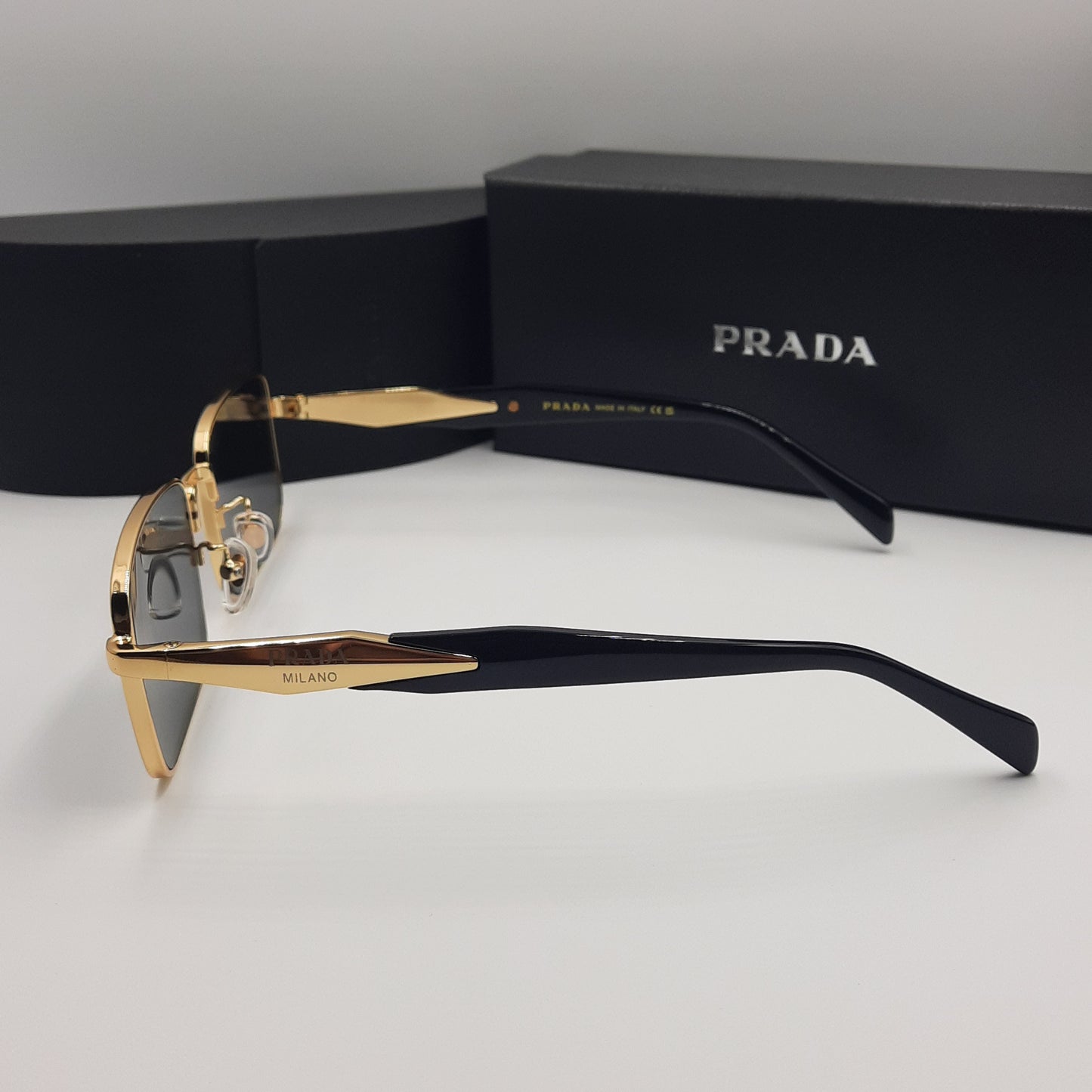 Solaires: PRADA PR69ZS doré noir