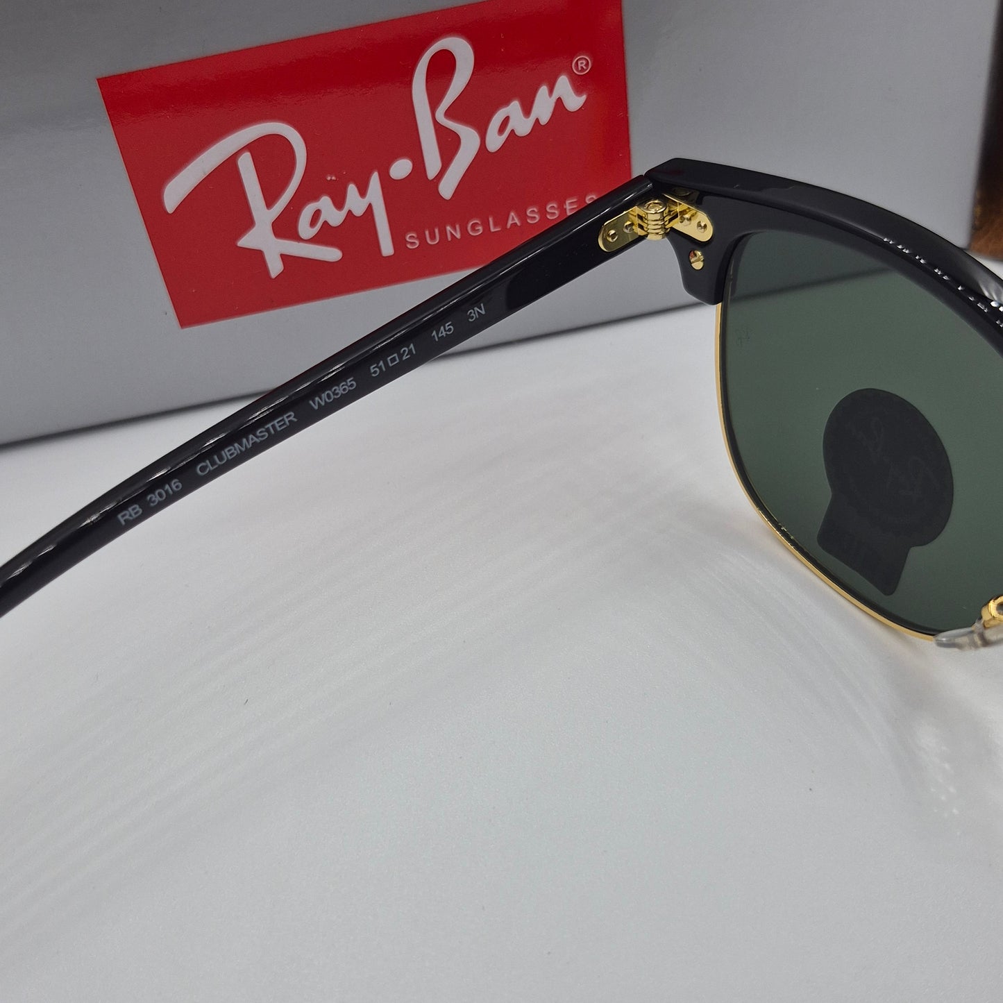Solaires: Clubmaster RB-3016 Noir/Or/Vert