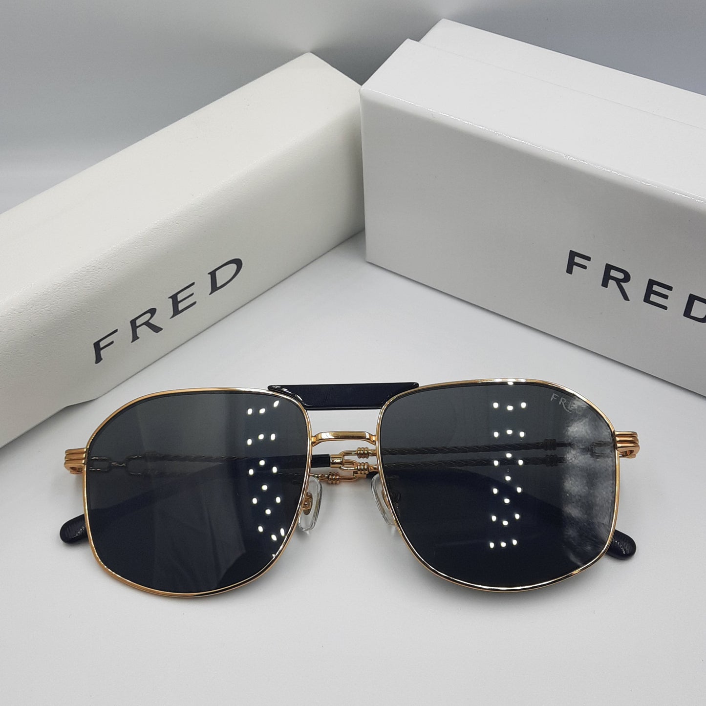Solaires: FRED FG40044U doré noir