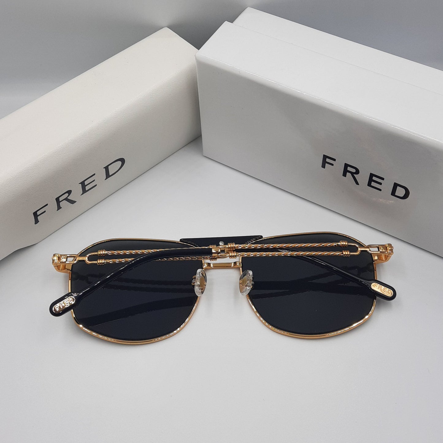 Solaires: FRED FG40044U doré noir