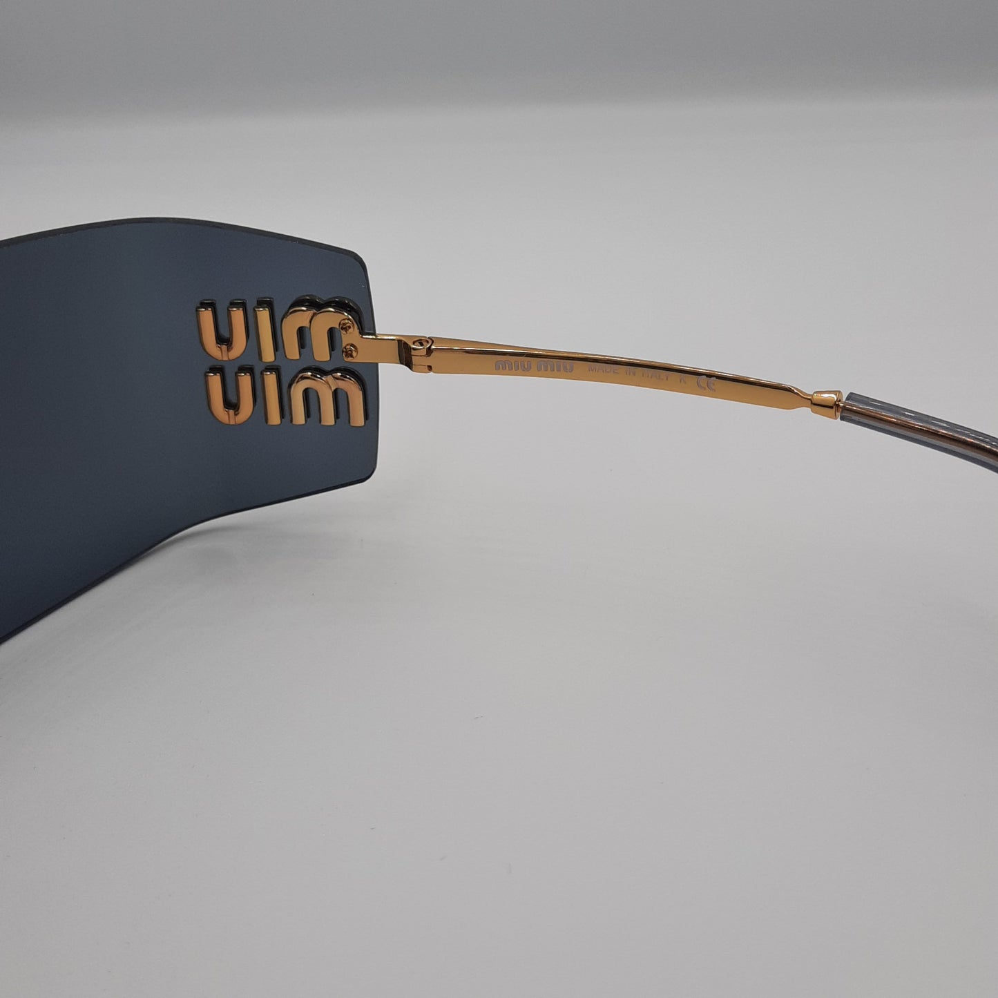 Solaires: MIUMIU MU54YS Noir/GOLD