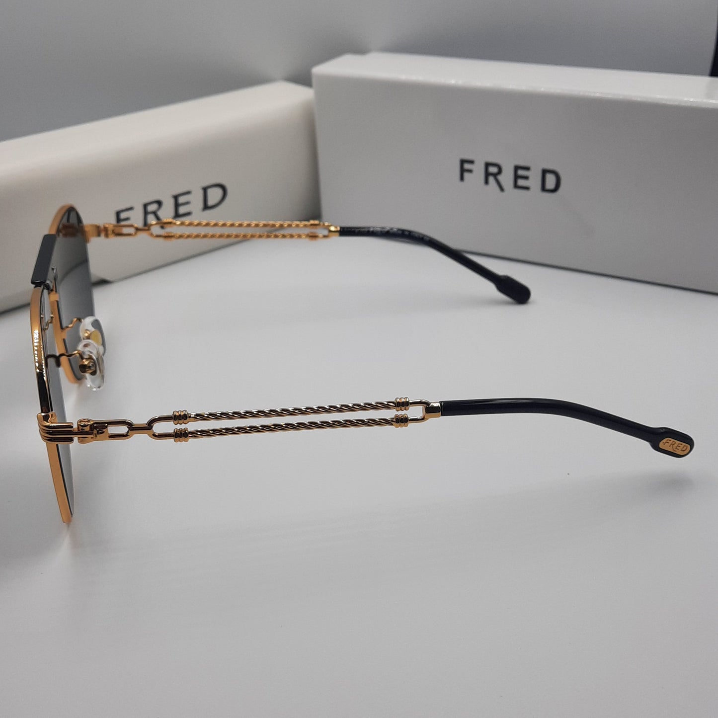 Solaires: FRED FG40044U doré noir