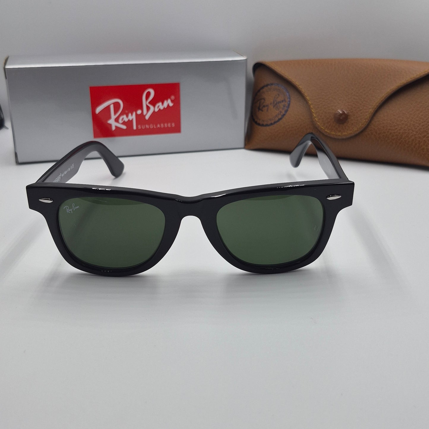 Solaires: Wayfarer Classic RB2140 noir/vert