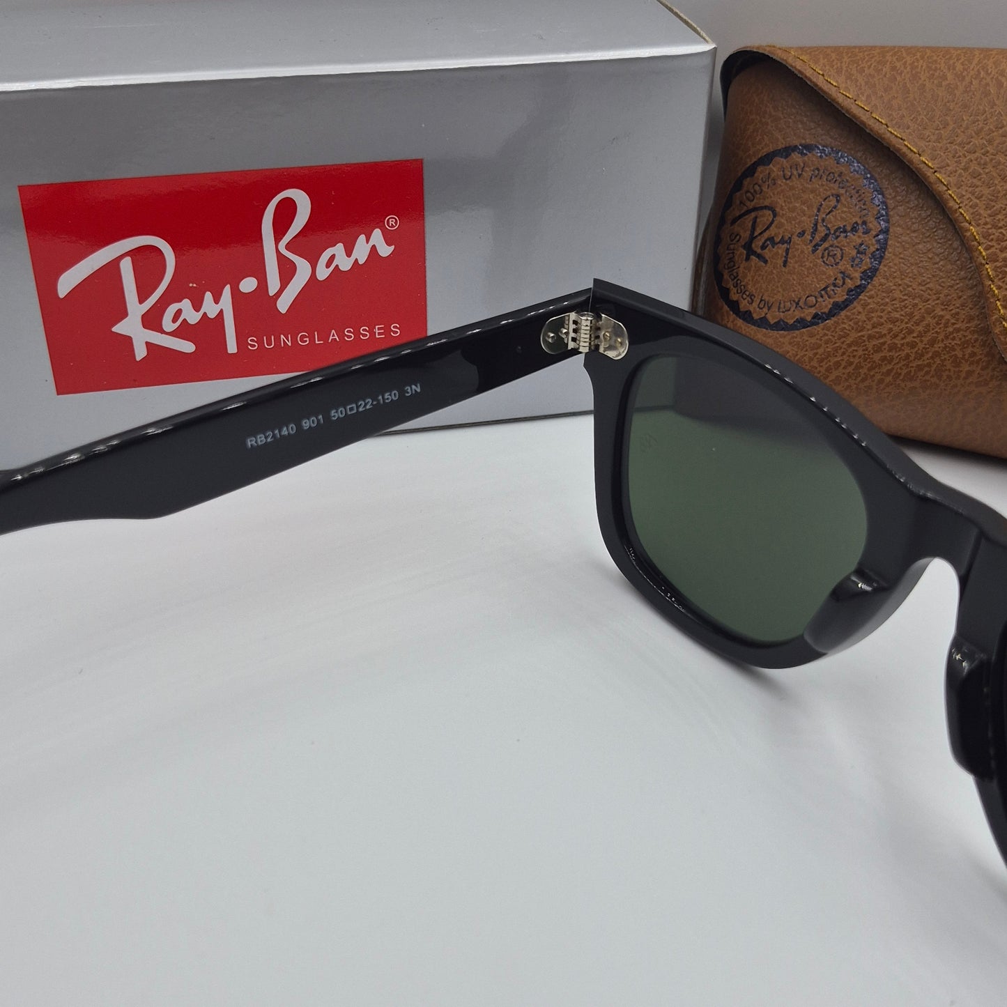 Solaires: Wayfarer Classic RB2140 noir/vert