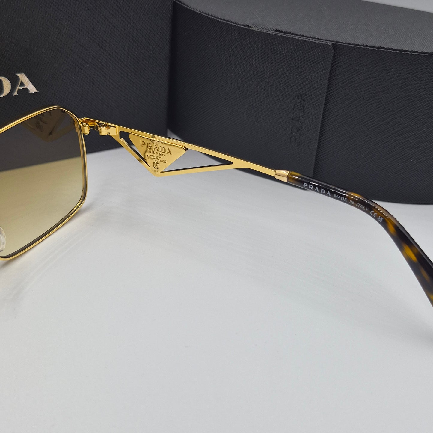Solaires: PRADA PRA51V doré marron deg