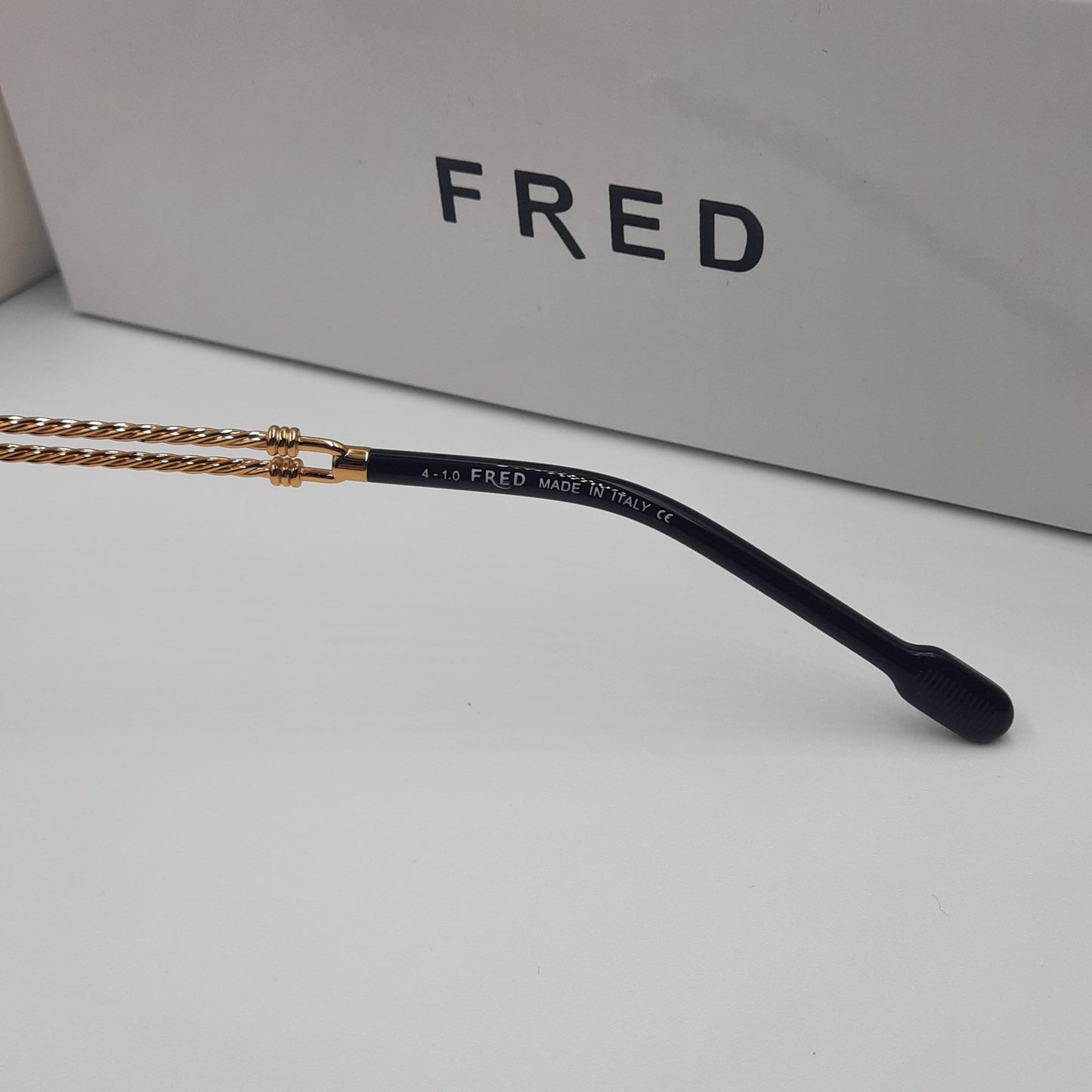 Solaires: FRED FG40044U doré noir